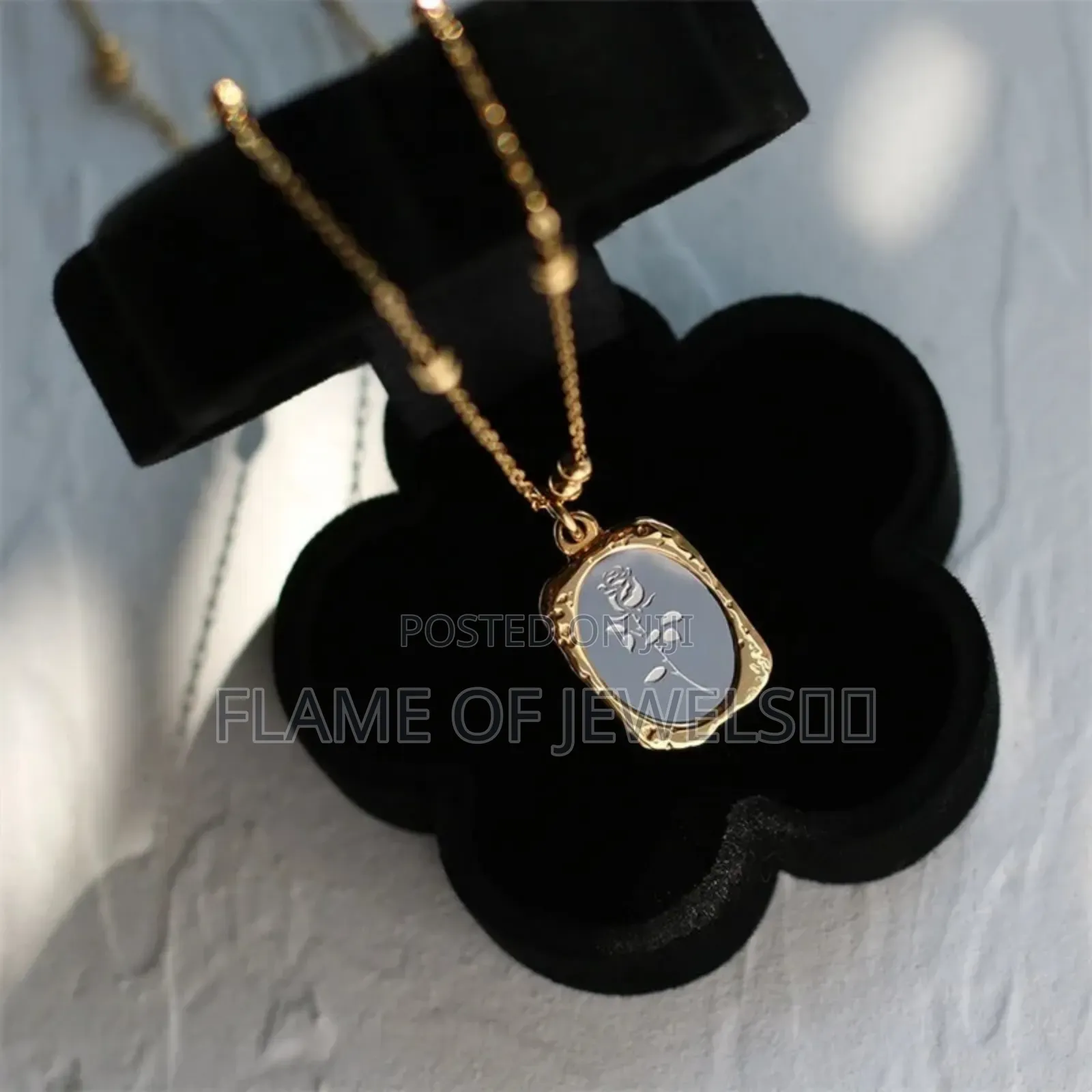 Ladies Gold Necklace(Mirror Like)