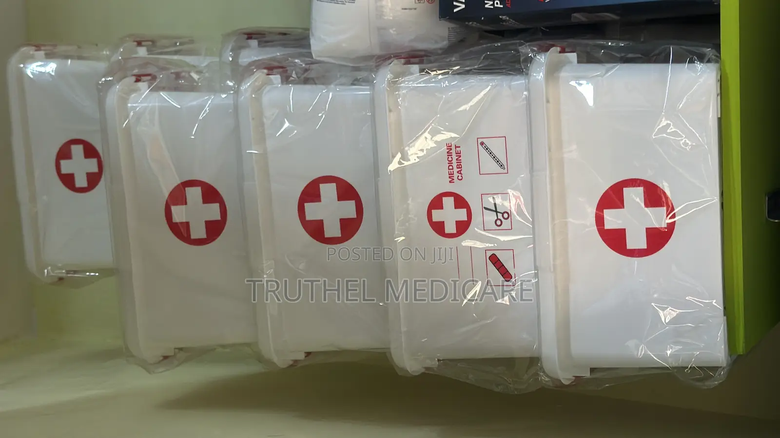 First Aid Box(Unpacked/Plastic)
