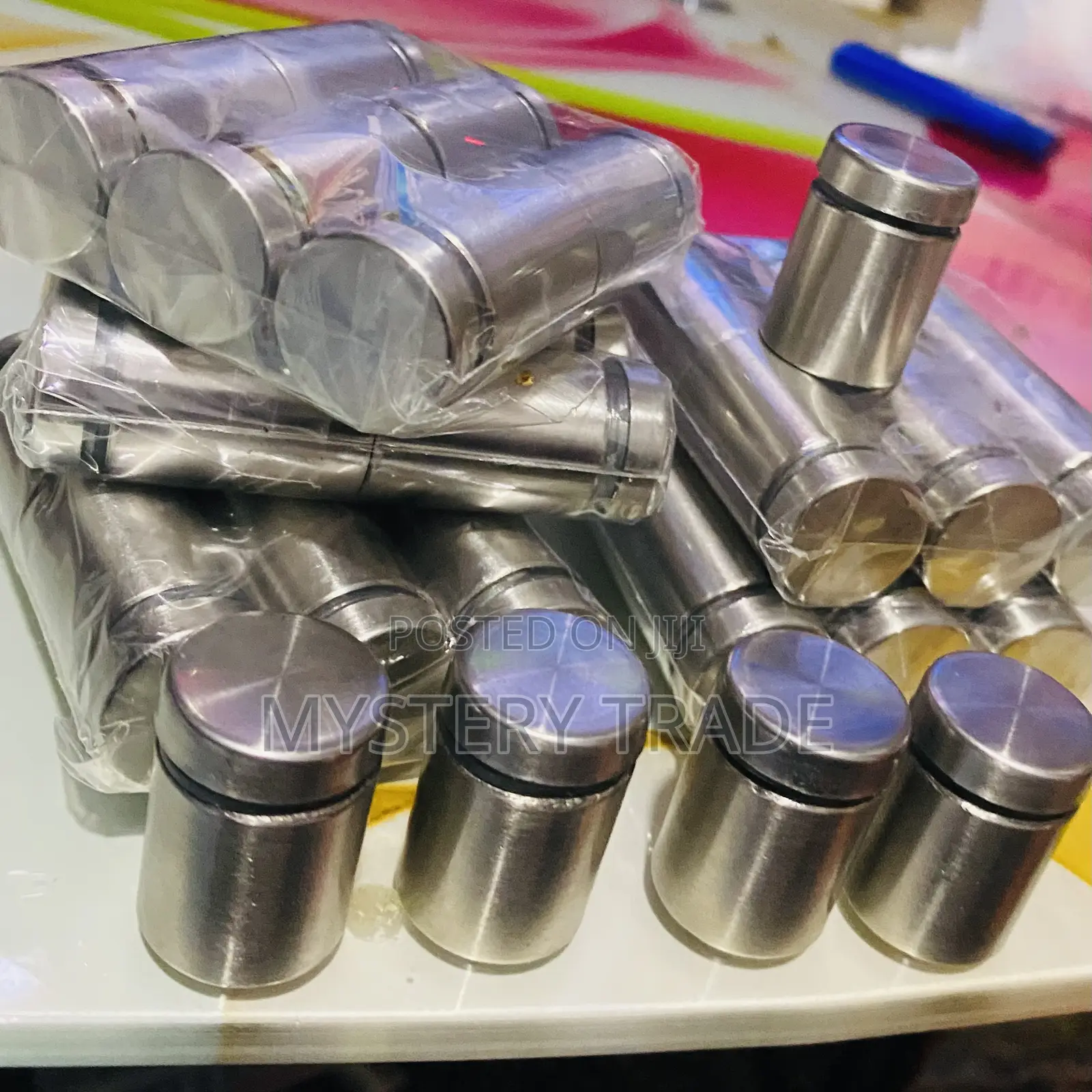 Stand Off Screws / Advert Screws