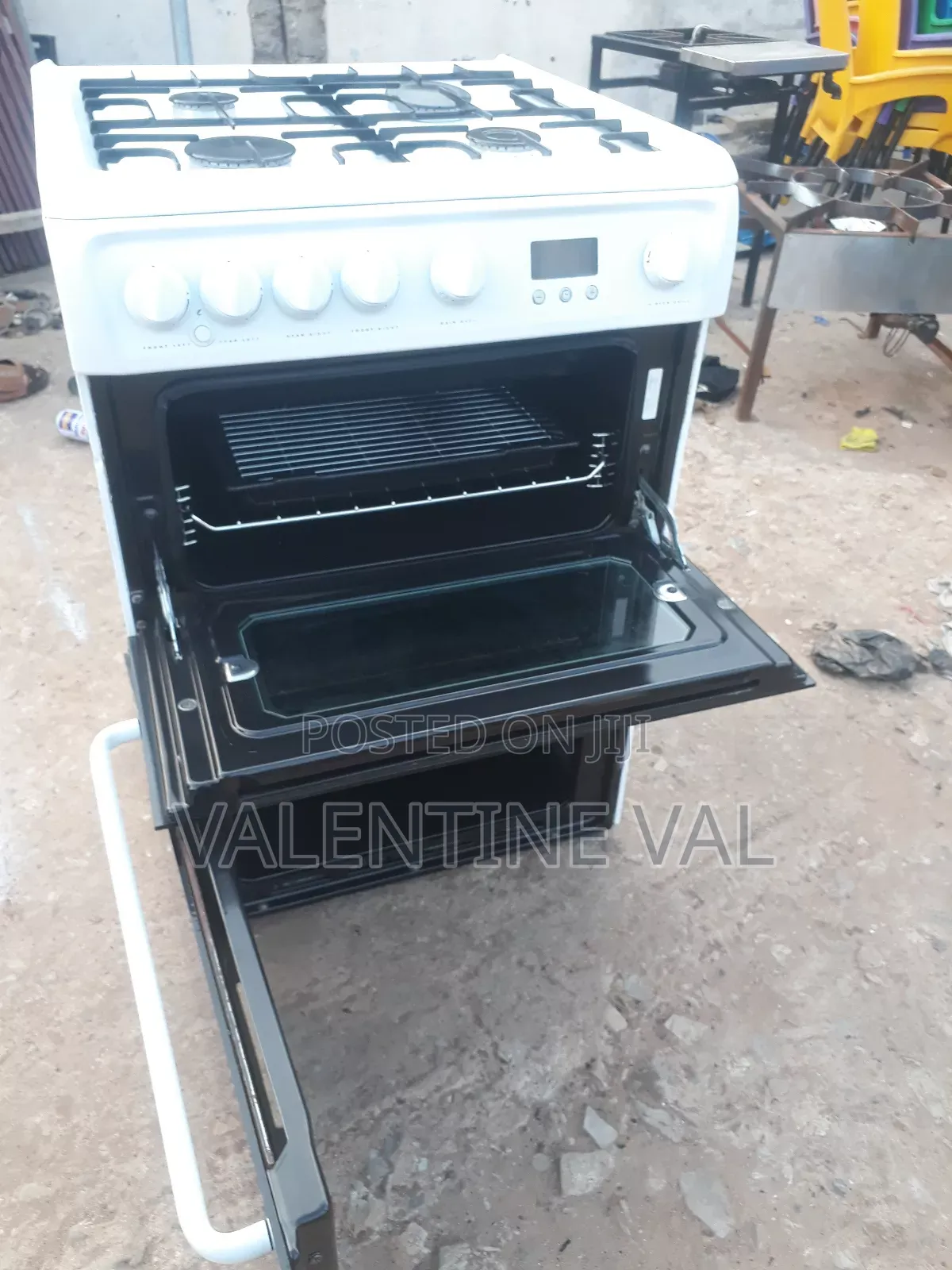 Hotpoint Cooking Stove With Oven and Grill Neat