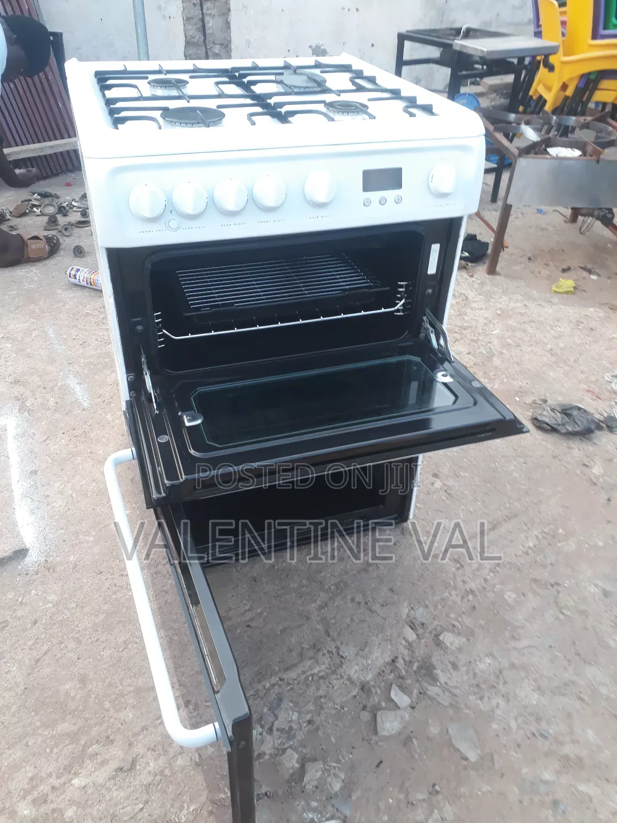 Hotpoint Cooking Stove With Oven and Grill Neat