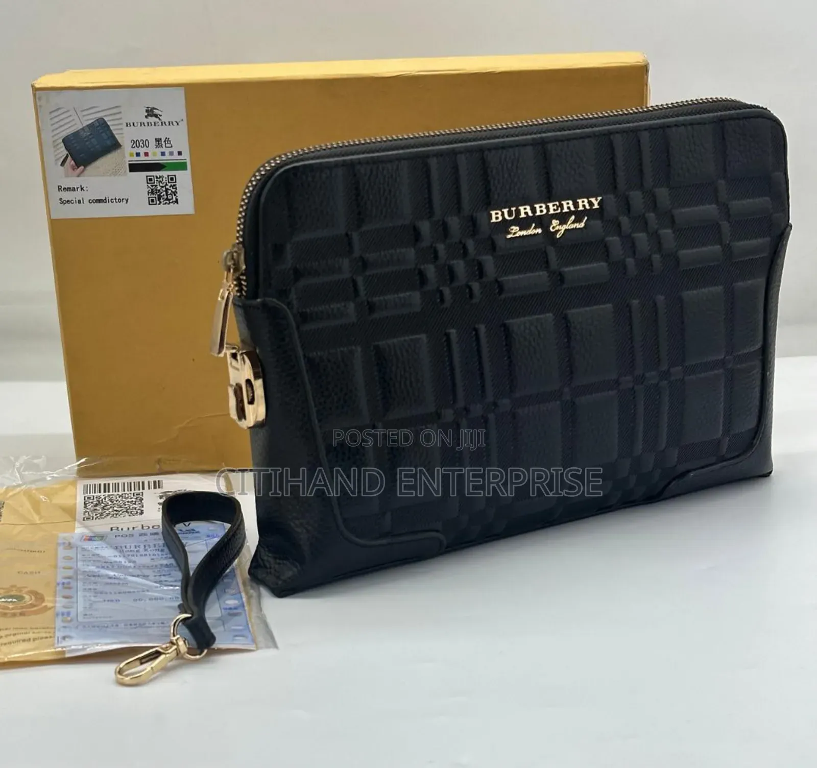 Quality Men's Pouch Bag - Move Clean in Style!