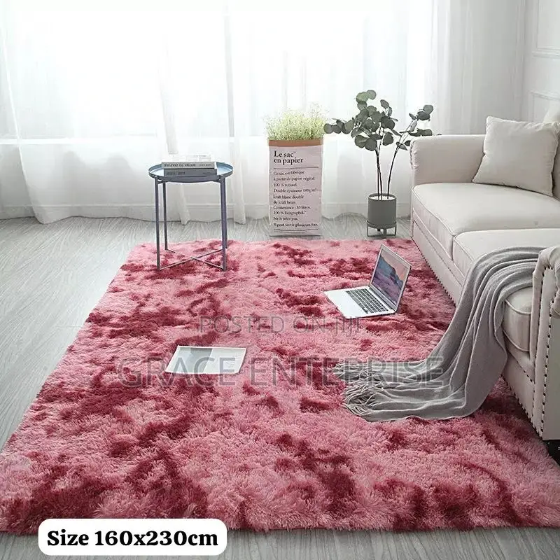 Light Fluffy Carpet in Different Colors and Sizes