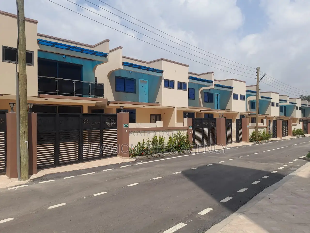 3bdrm Duplex in Ayi Mensah, Accra Metropolitan for sale