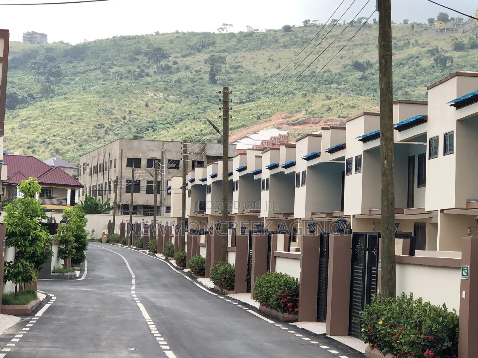 3bdrm Duplex in Ayi Mensah, Accra Metropolitan for sale