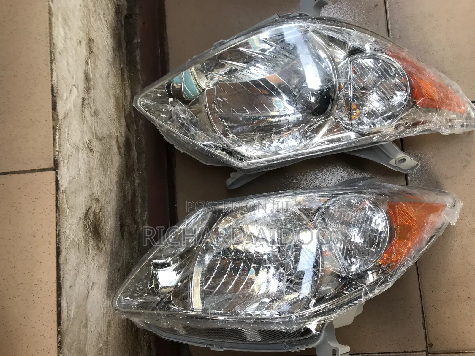 Pontiac Vibe 2005/2007 Headlight Available