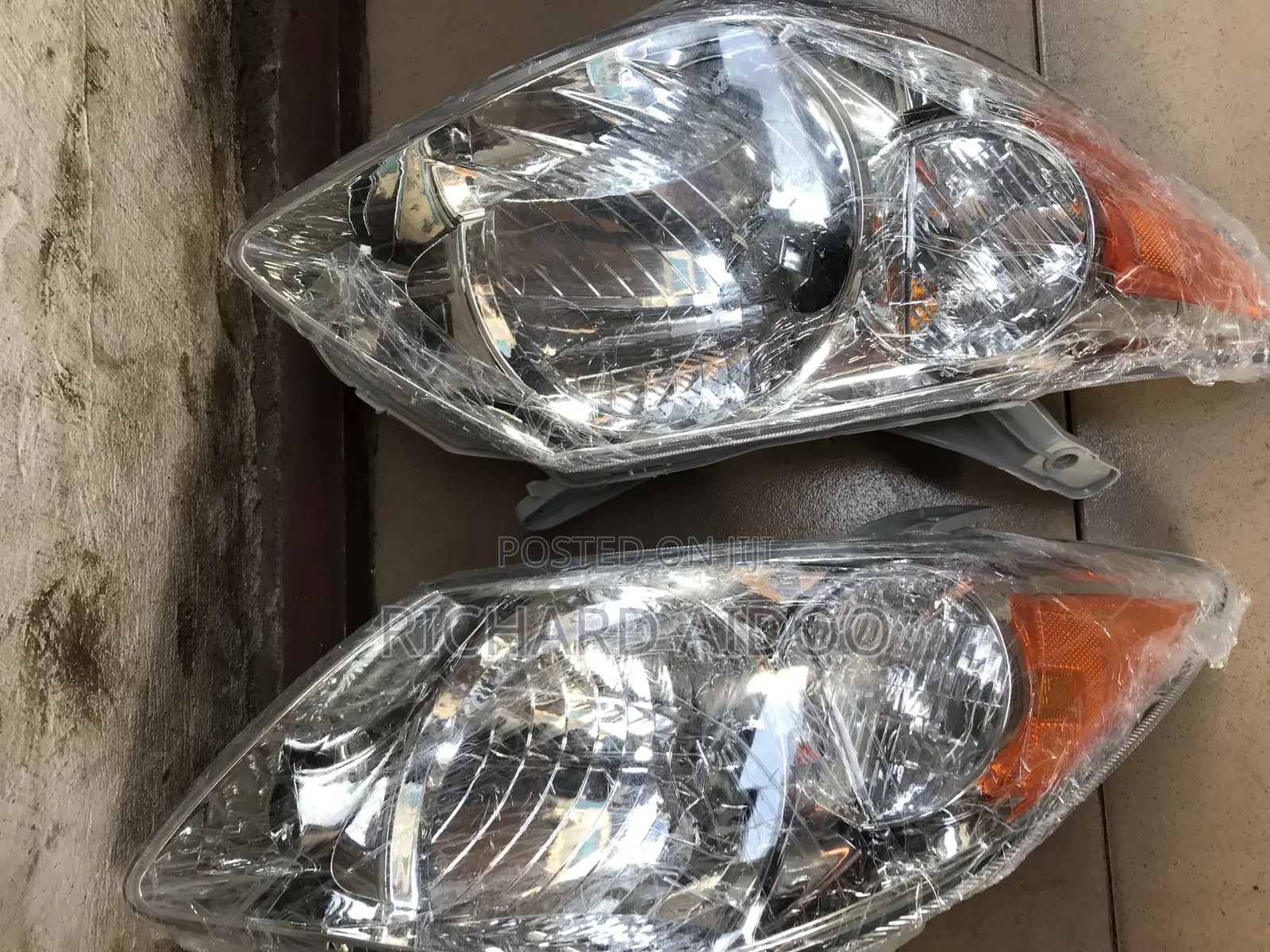 Pontiac Vibe 2005/2007 Headlight Available