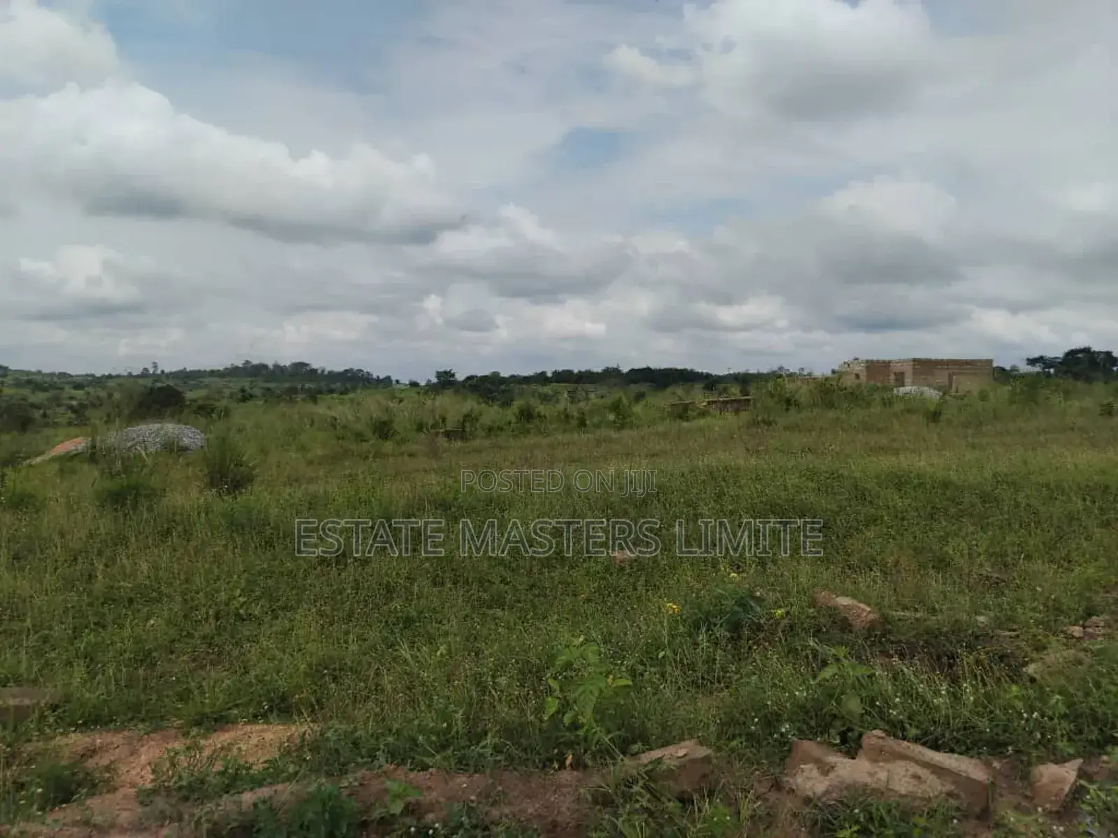 Acquire Acres of Estate Lands at Dominase Litigation Free