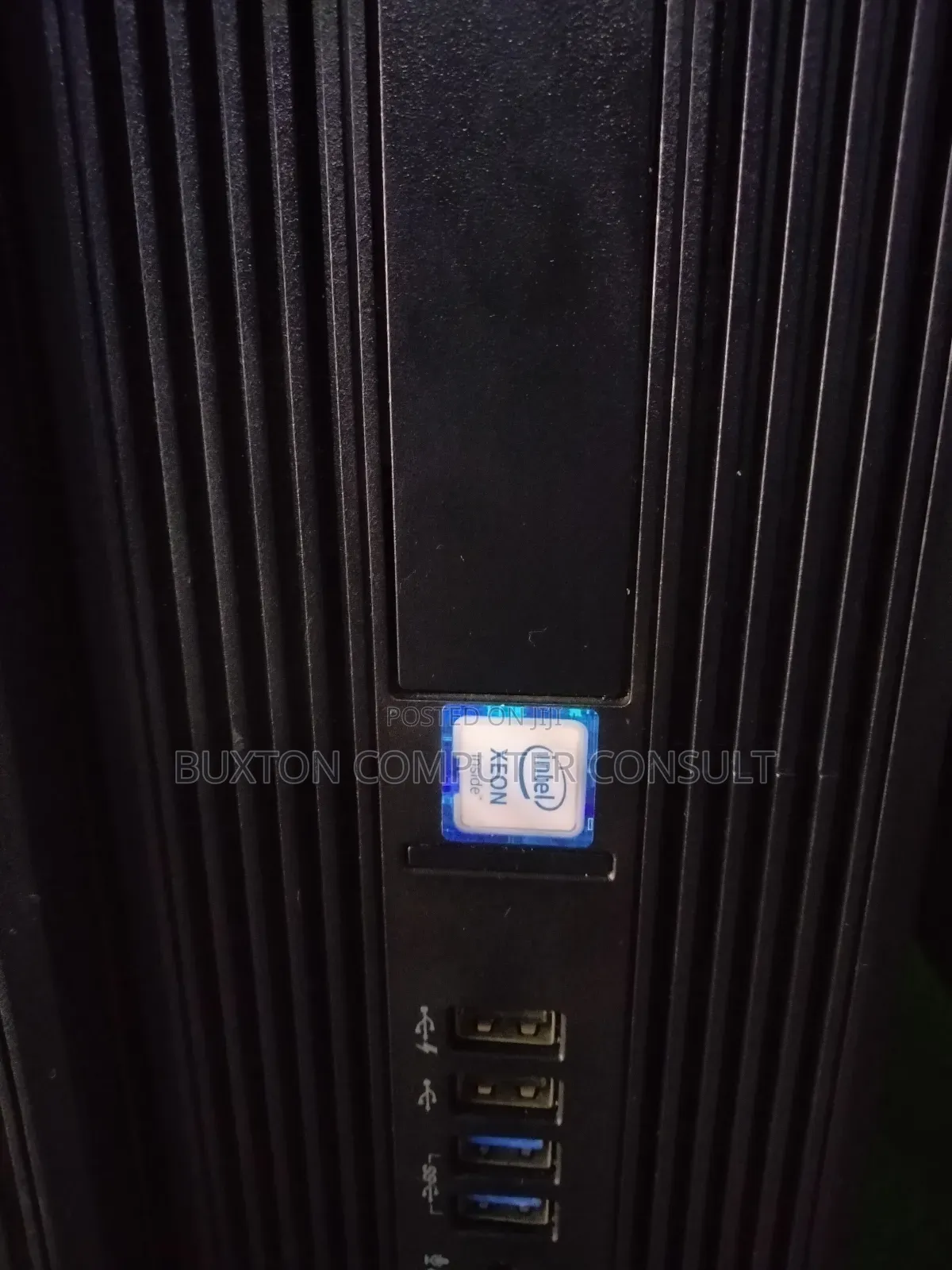 Desktop Computer HP Z240 8GB Intel Xeon SSHD+SSD 500GB