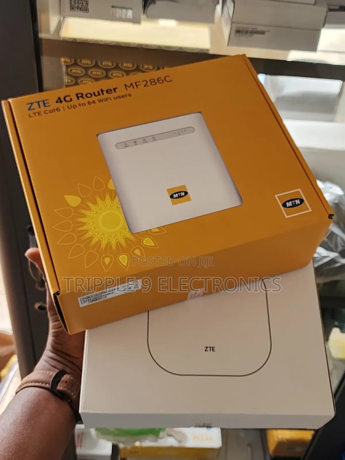 Brand New Router With Antenna and Data Sim