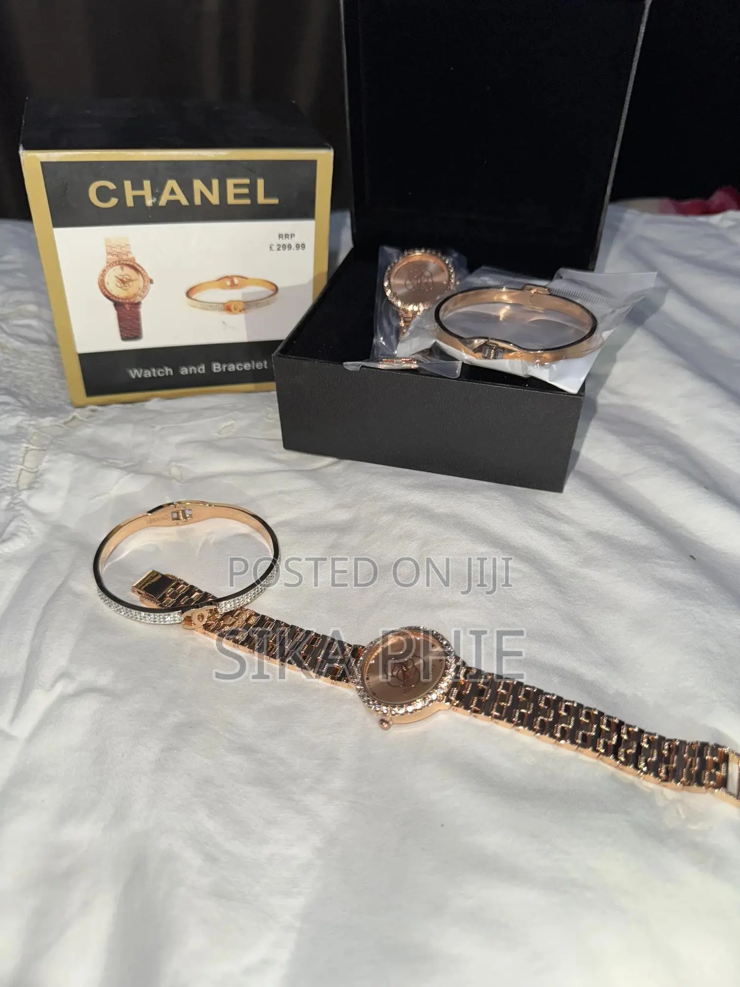 Original CHANEL Gift Box Including Watch and Bracelet