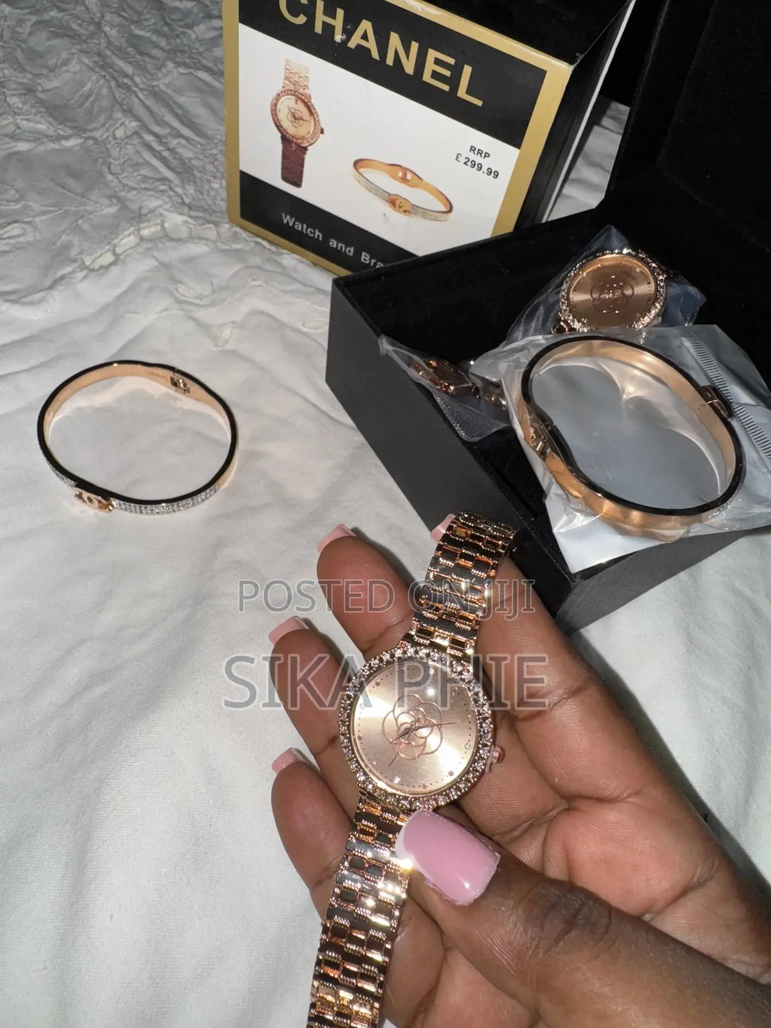 Original CHANEL Gift Box Including Watch and Bracelet