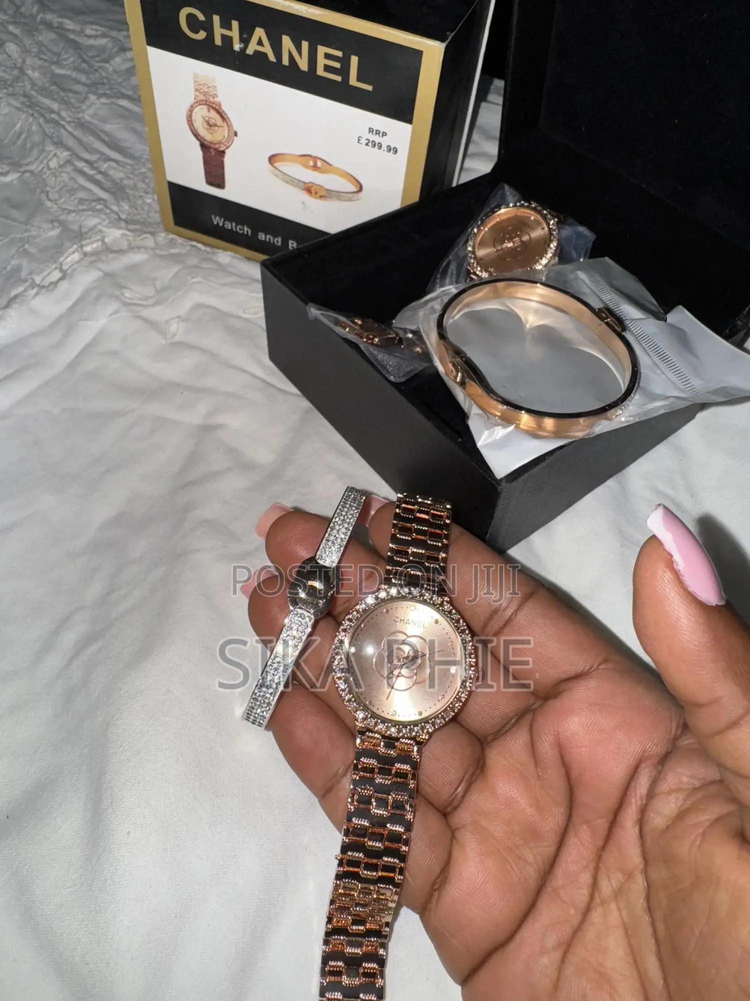 Original CHANEL Gift Box Including Watch and Bracelet