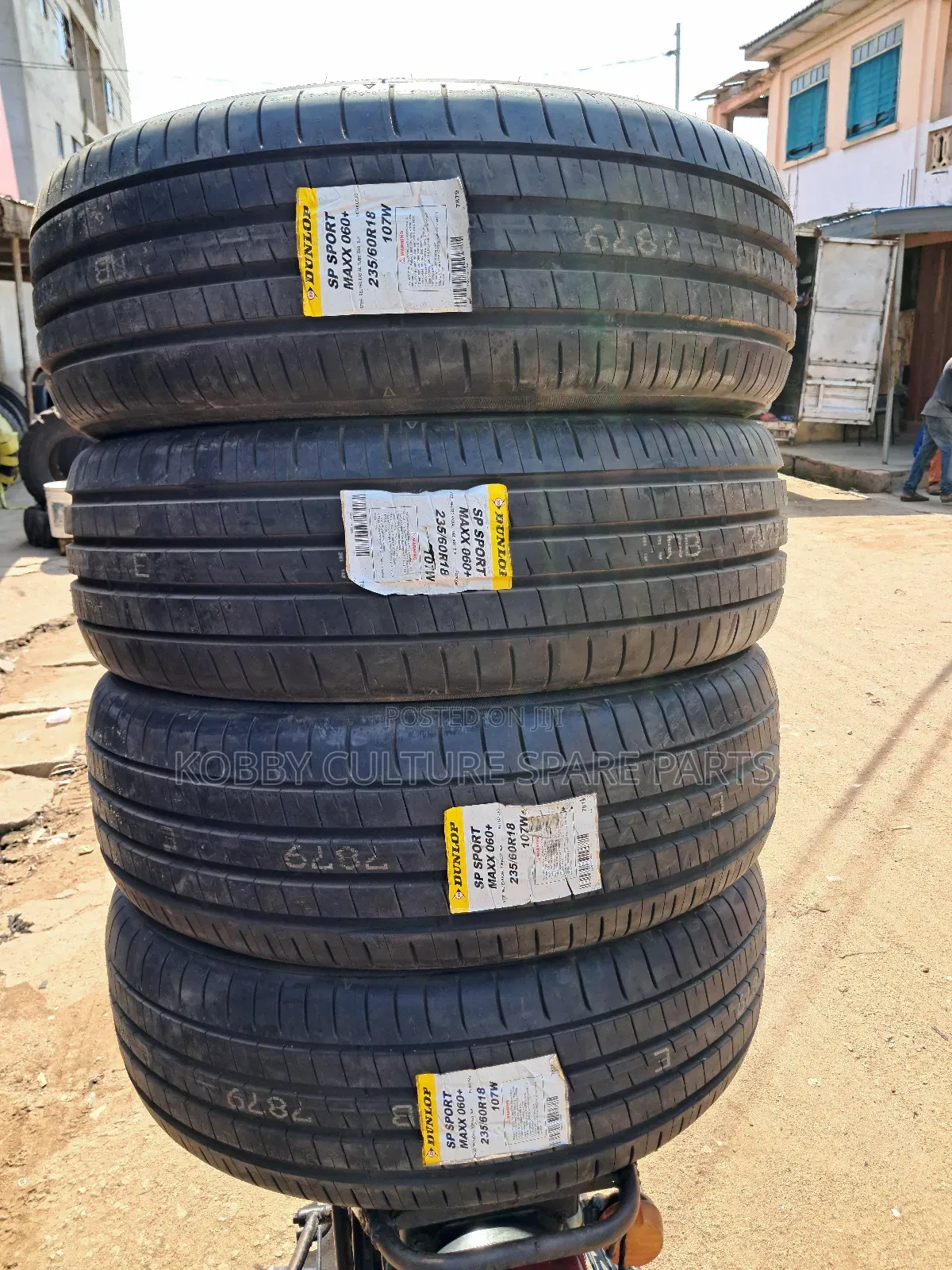 Original Dunlop 235/60r18 Tyres Available for All Cars 