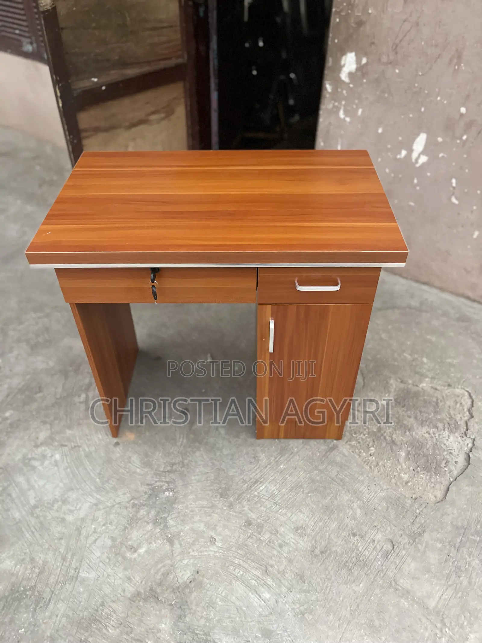 Office/ Study/ Computer Desk/Table