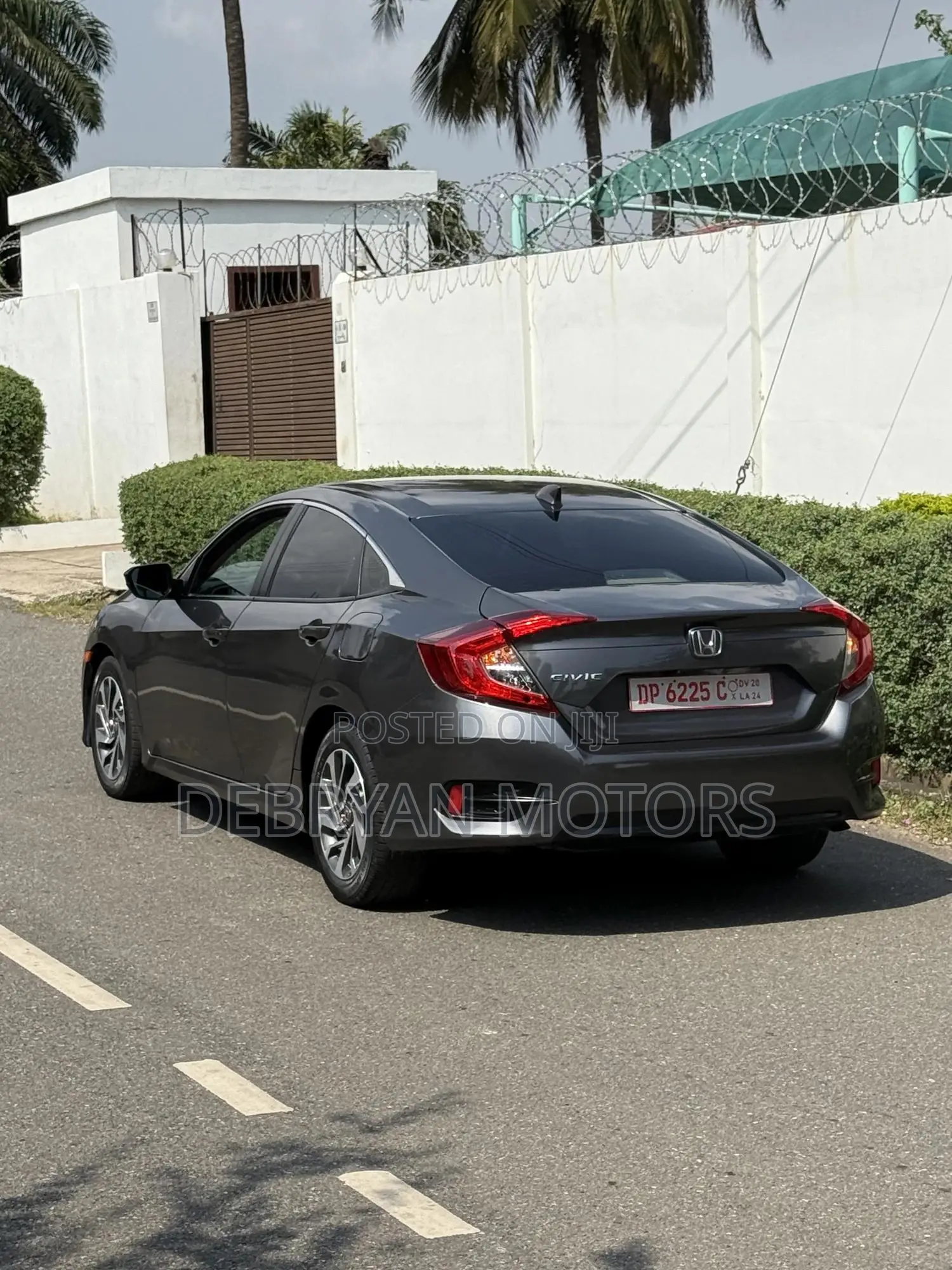Honda Civic EX 4dr Sedan (2.0L 4cyl) 2017 Gray