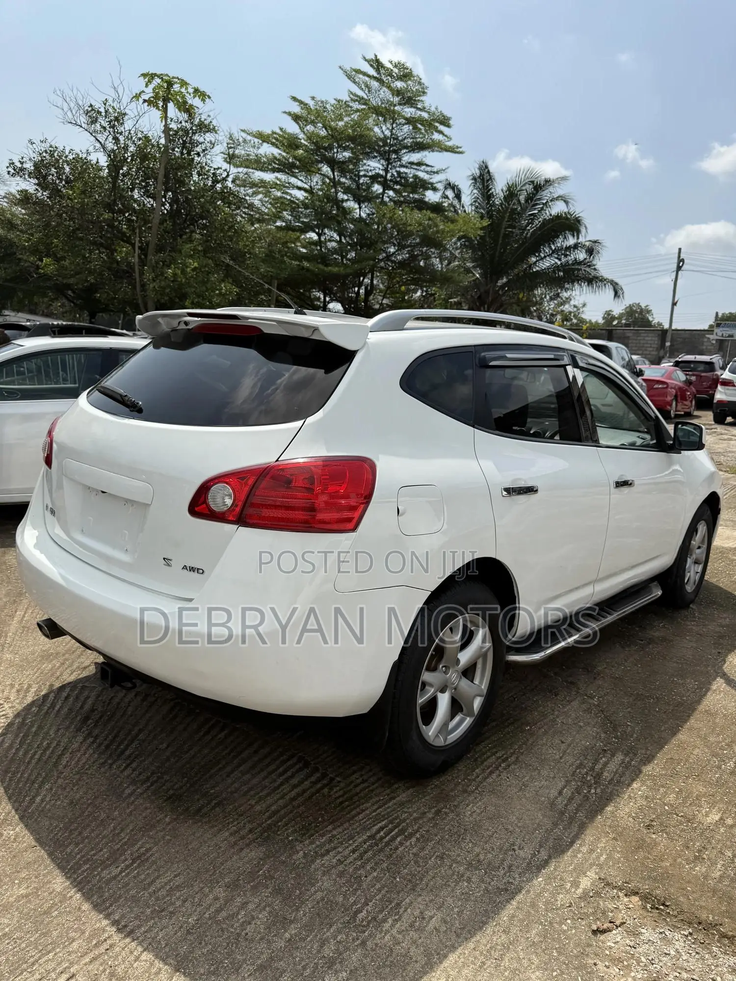 Nissan Rogue S AWD 2009 White