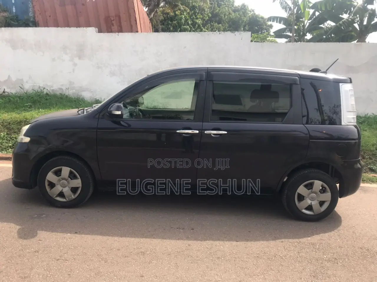 Toyota Sienta 2013 Burgundy