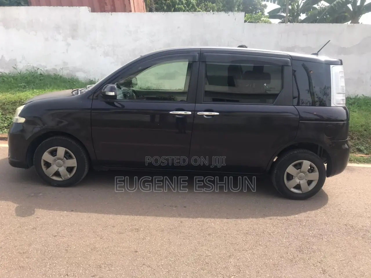 Toyota Sienta 2013 Burgundy