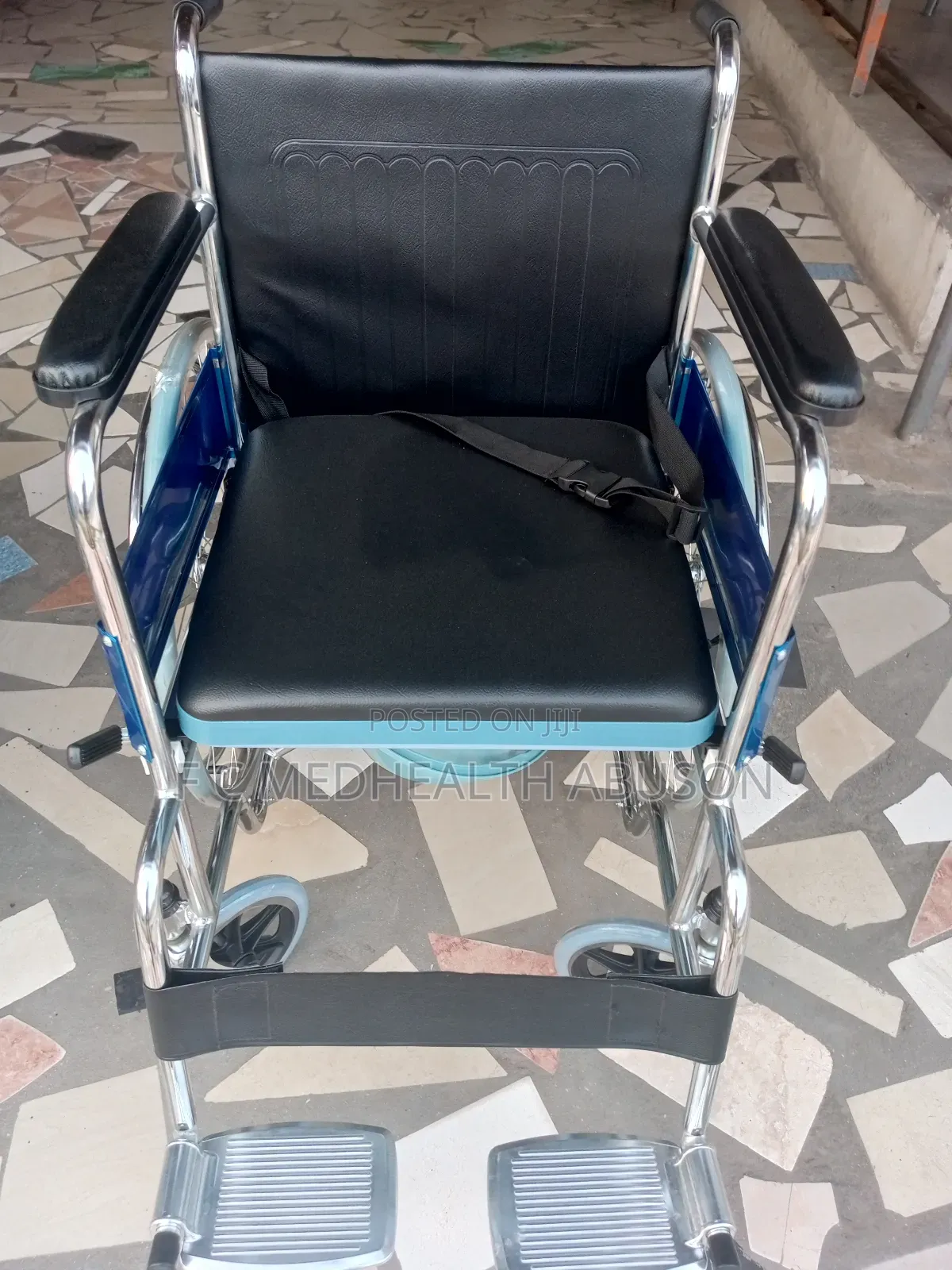 Comodo Wheel Chair