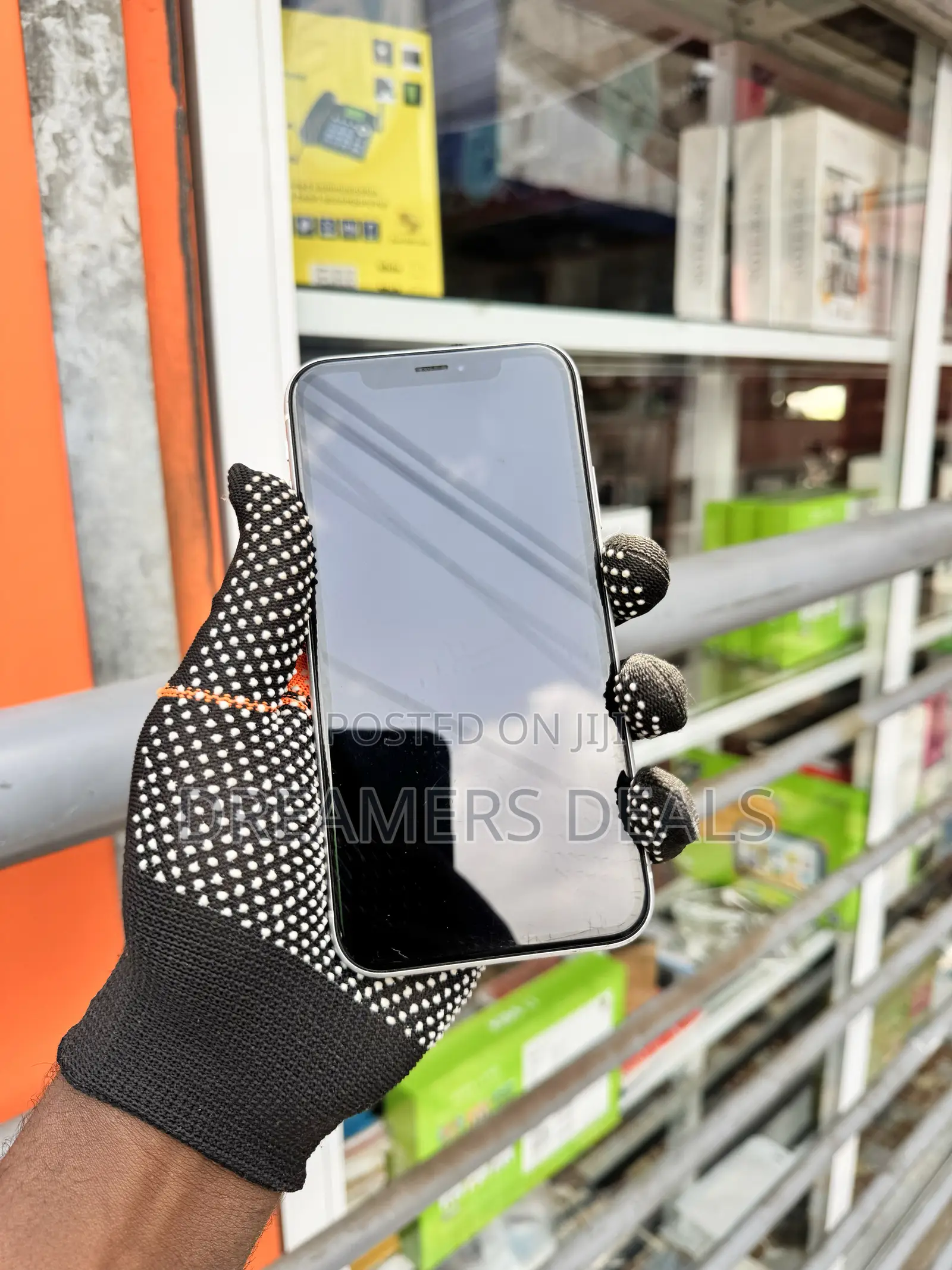 Apple iPhone XR 64 GB White