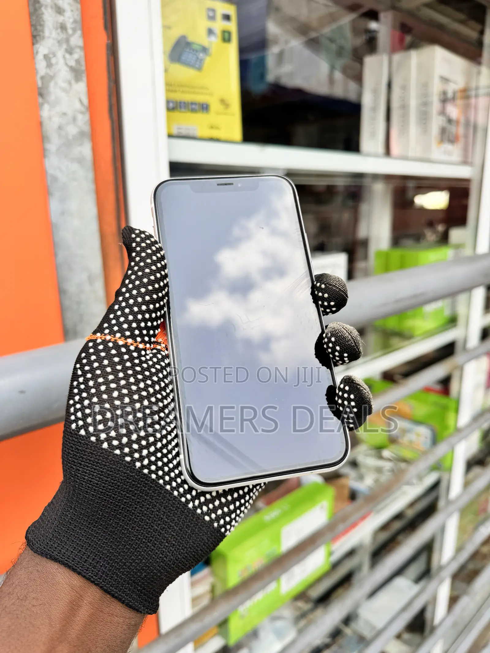 Apple iPhone XR 64 GB White