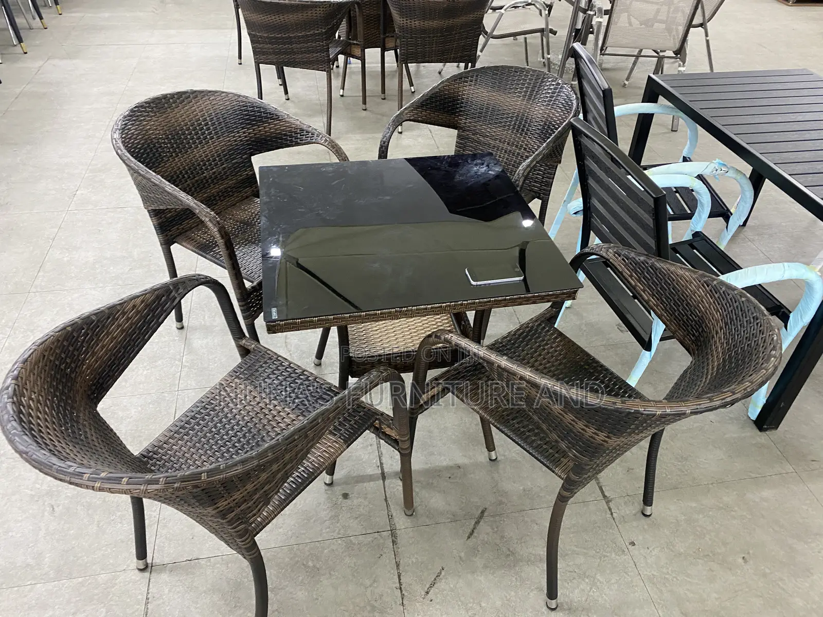 Coffee Table / Leisure Table