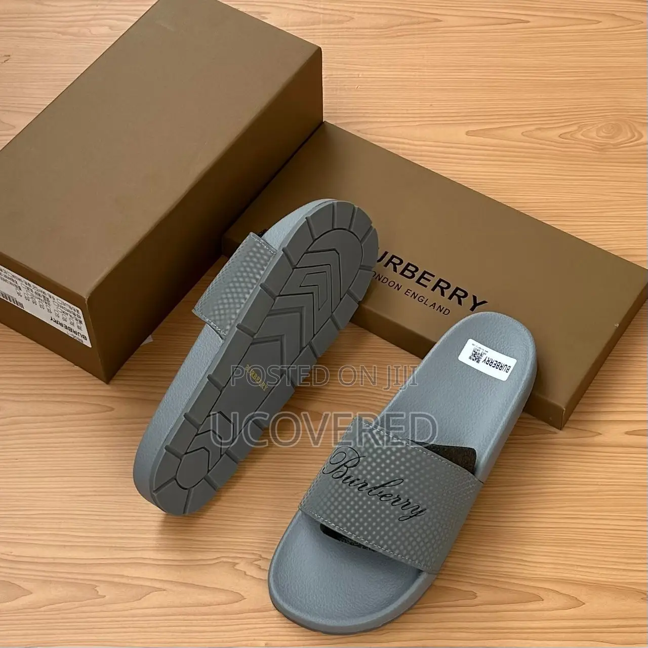 Burberry Unisex Slippers/Slides