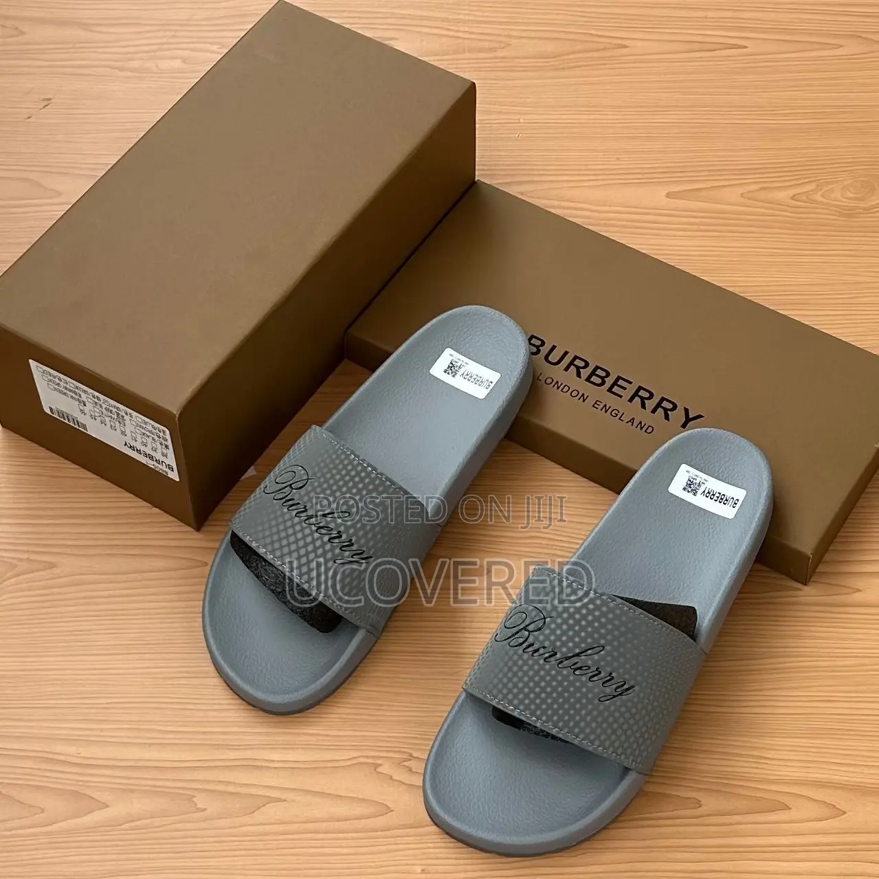 Burberry Unisex Slippers/Slides
