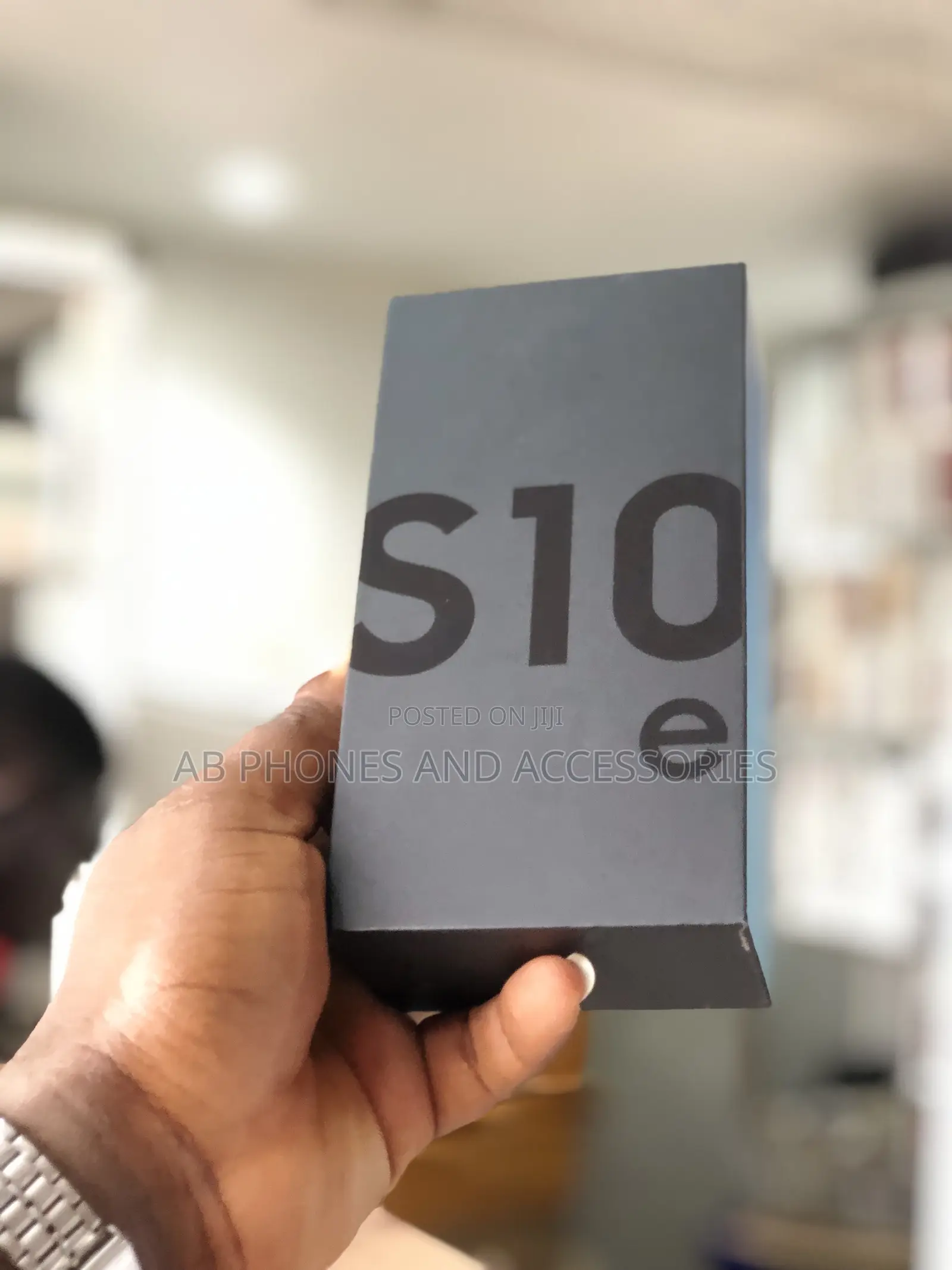 New Samsung Galaxy S10e 128 GB Black