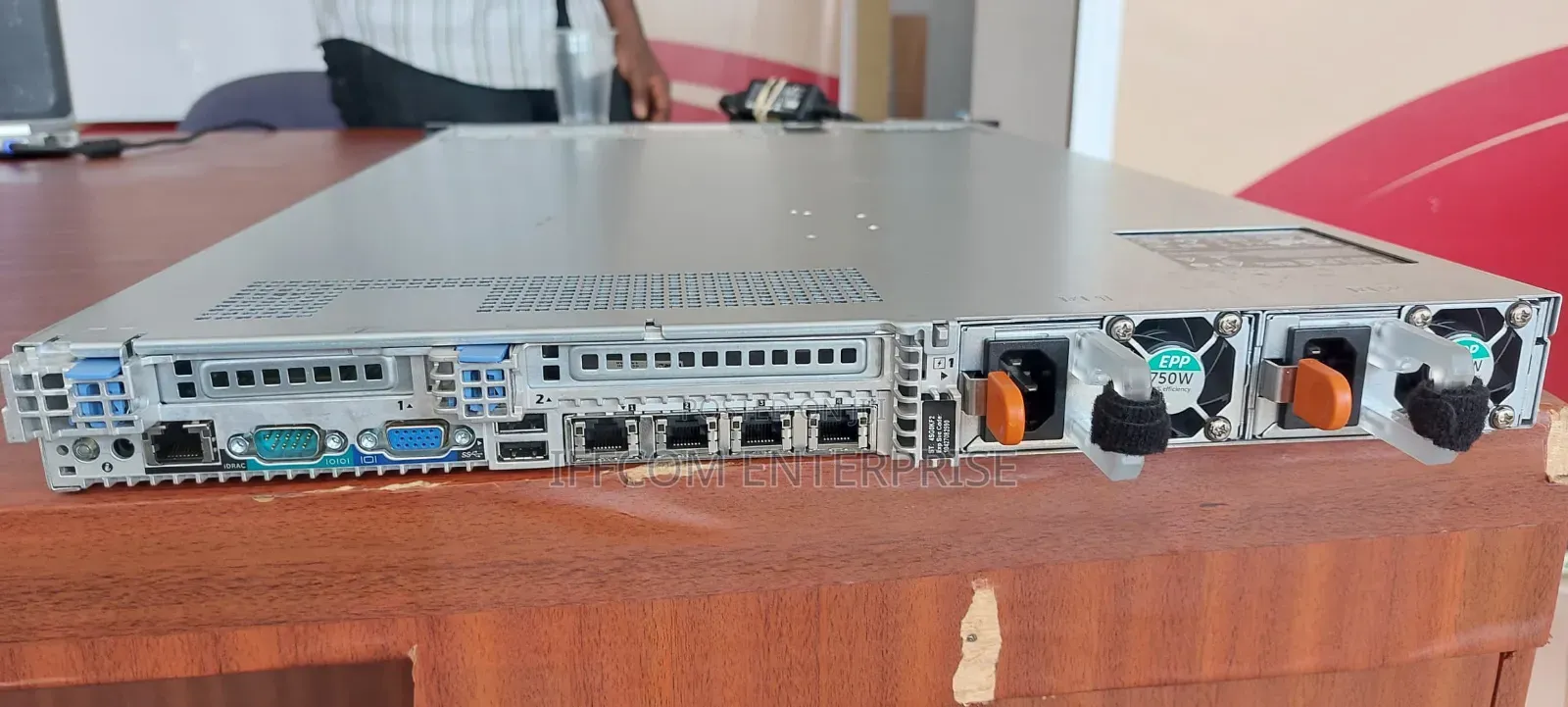 Server Dell PowerEdge R630 32GB Intel Xeon HDD 1T