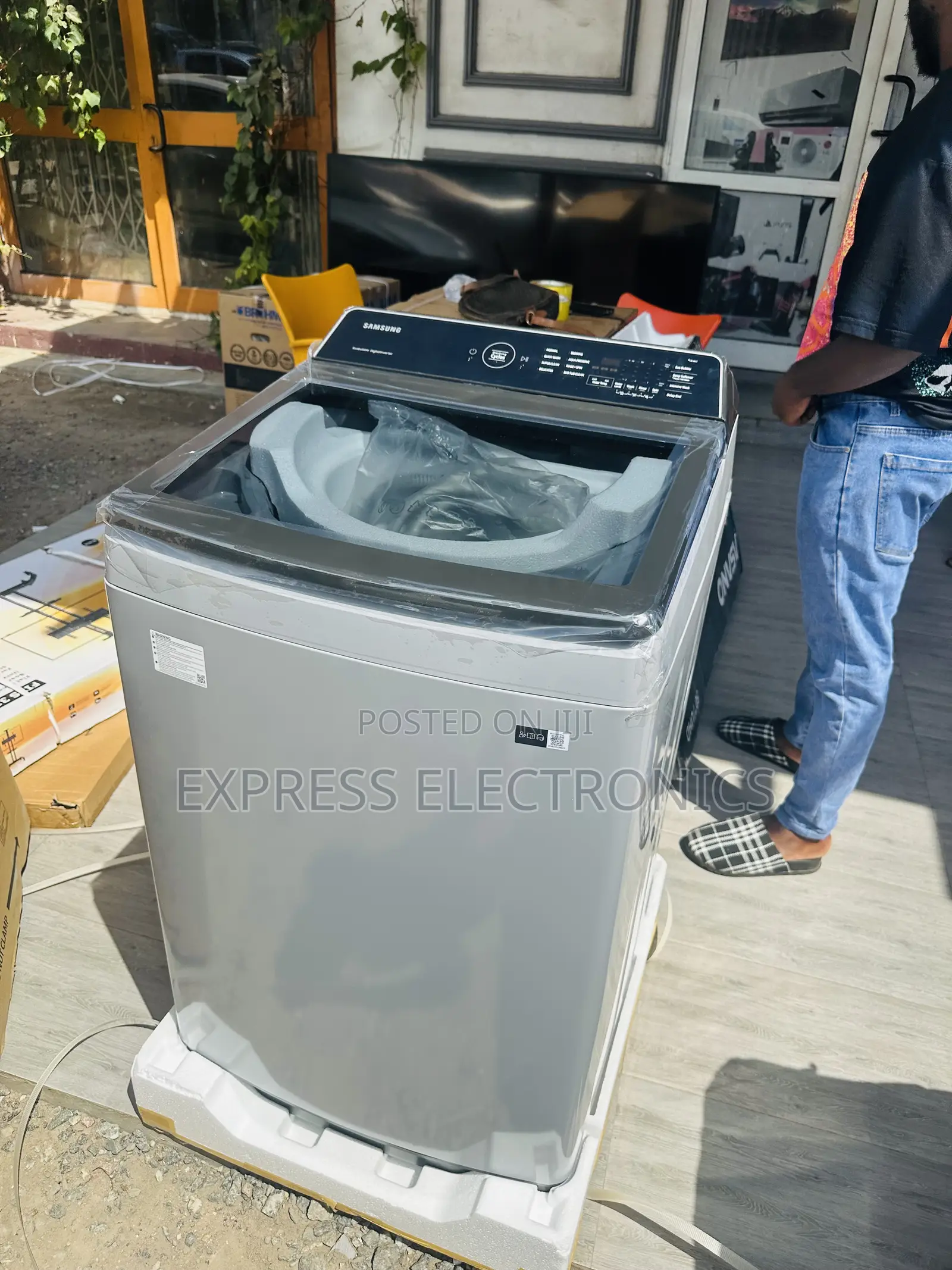 Zealous Sleek Grey Color Samsung Wa13cg5441bgy