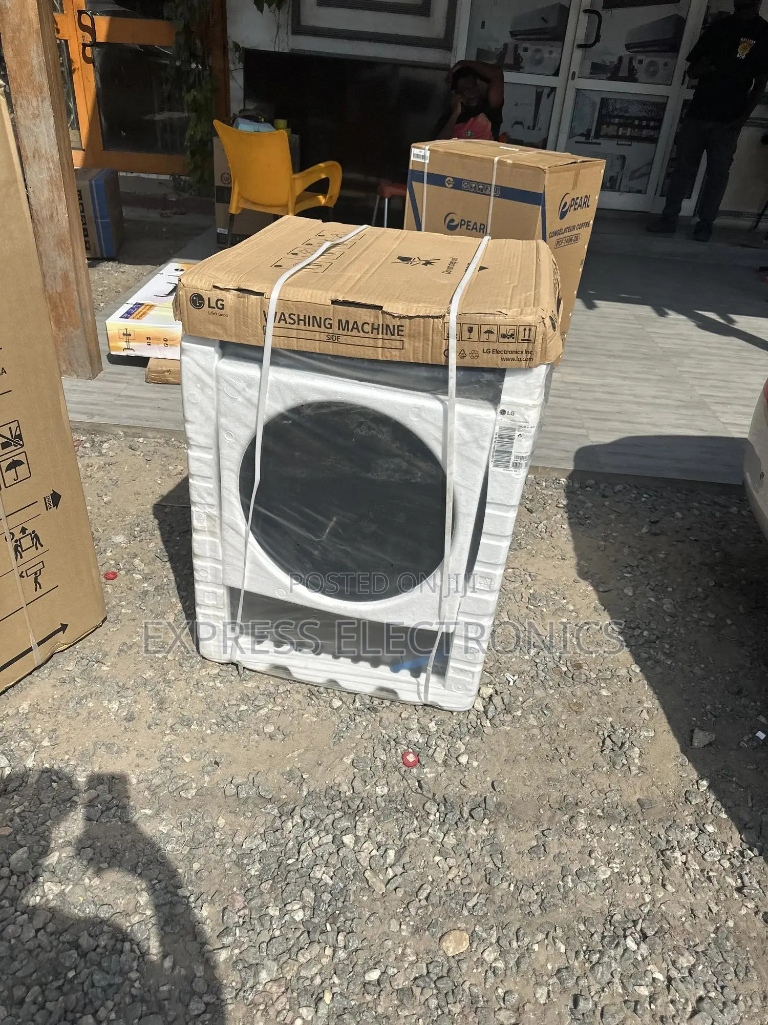 L G 8kg F2Y1TYP6J —Ultra Modern Washing Machine