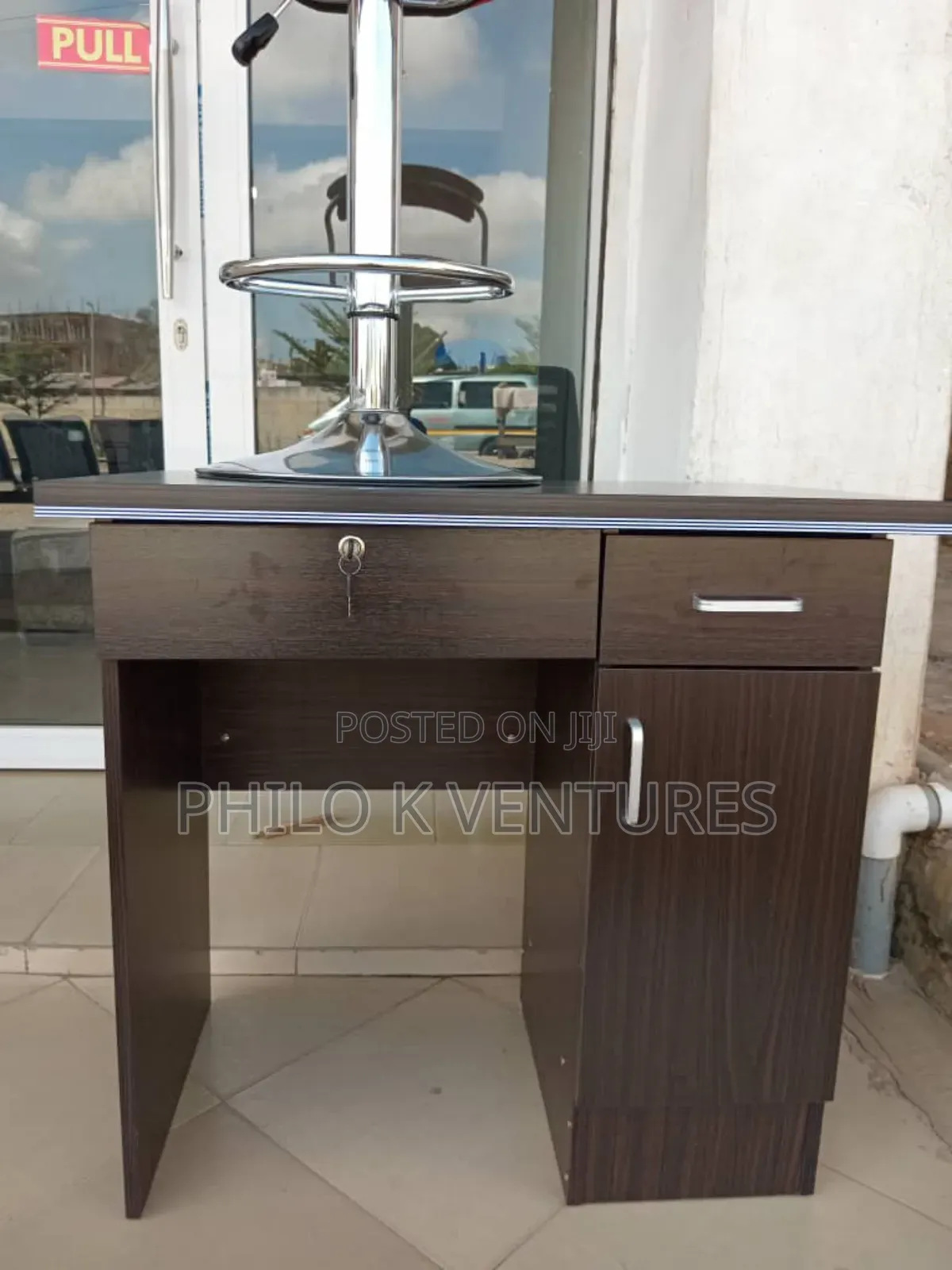 750 Single Table With Drawers for Sales