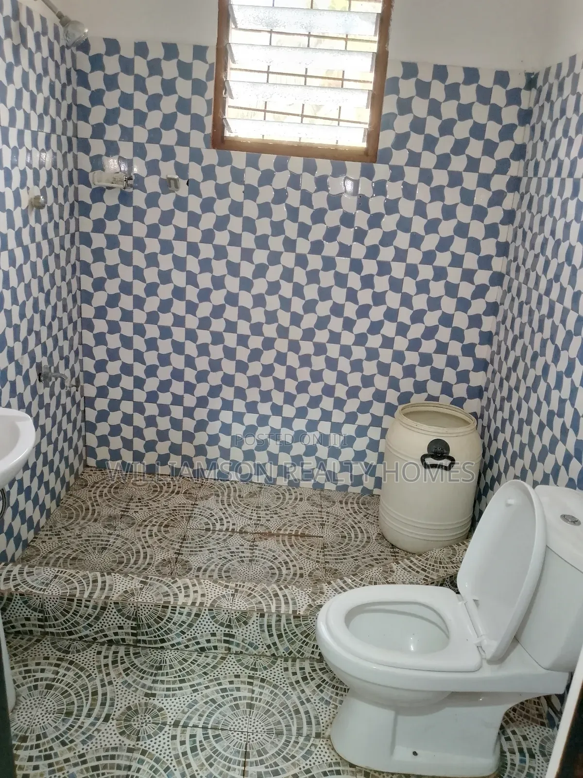 1bdrm Apartment in Community 18 Area, Spintex for rent