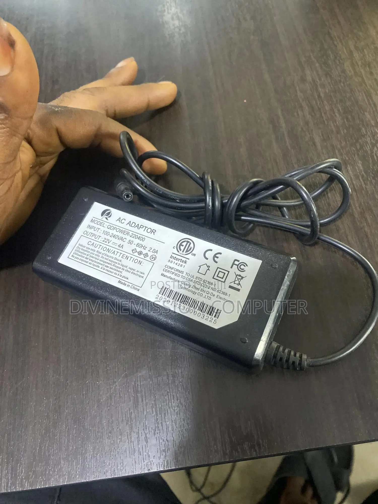 AC Adapter/Charger 22v~~4A