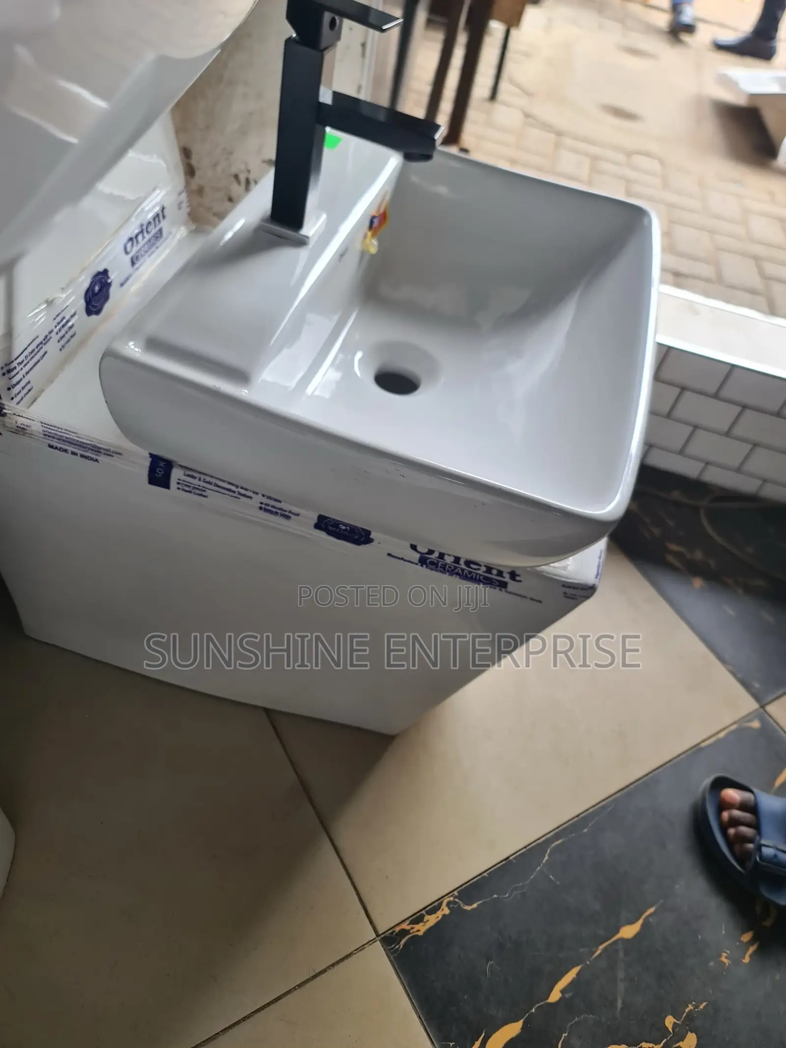Hanging Wash Hand Basin
