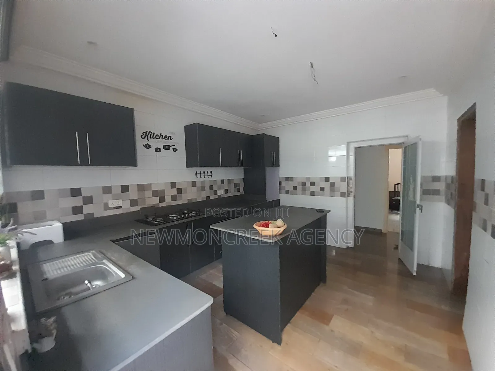 4bdrm Duplex in Oyarifa Estate, Accra Metropolitan for rent