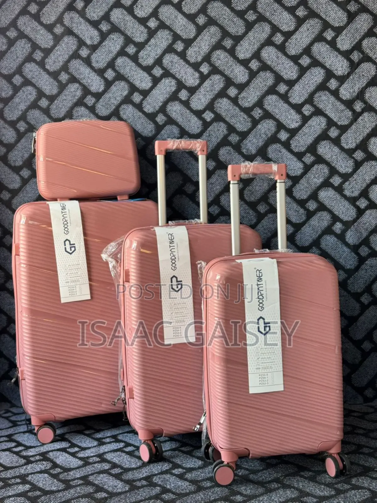 Four Set High Durability Anticrake Luggages/Travel Bags