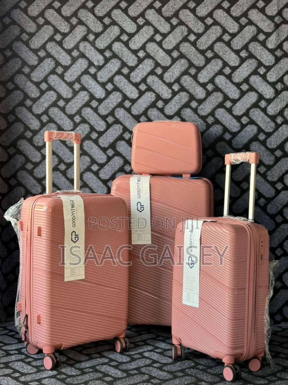 Four Set High Durability Anticrake Luggages/Travel Bags