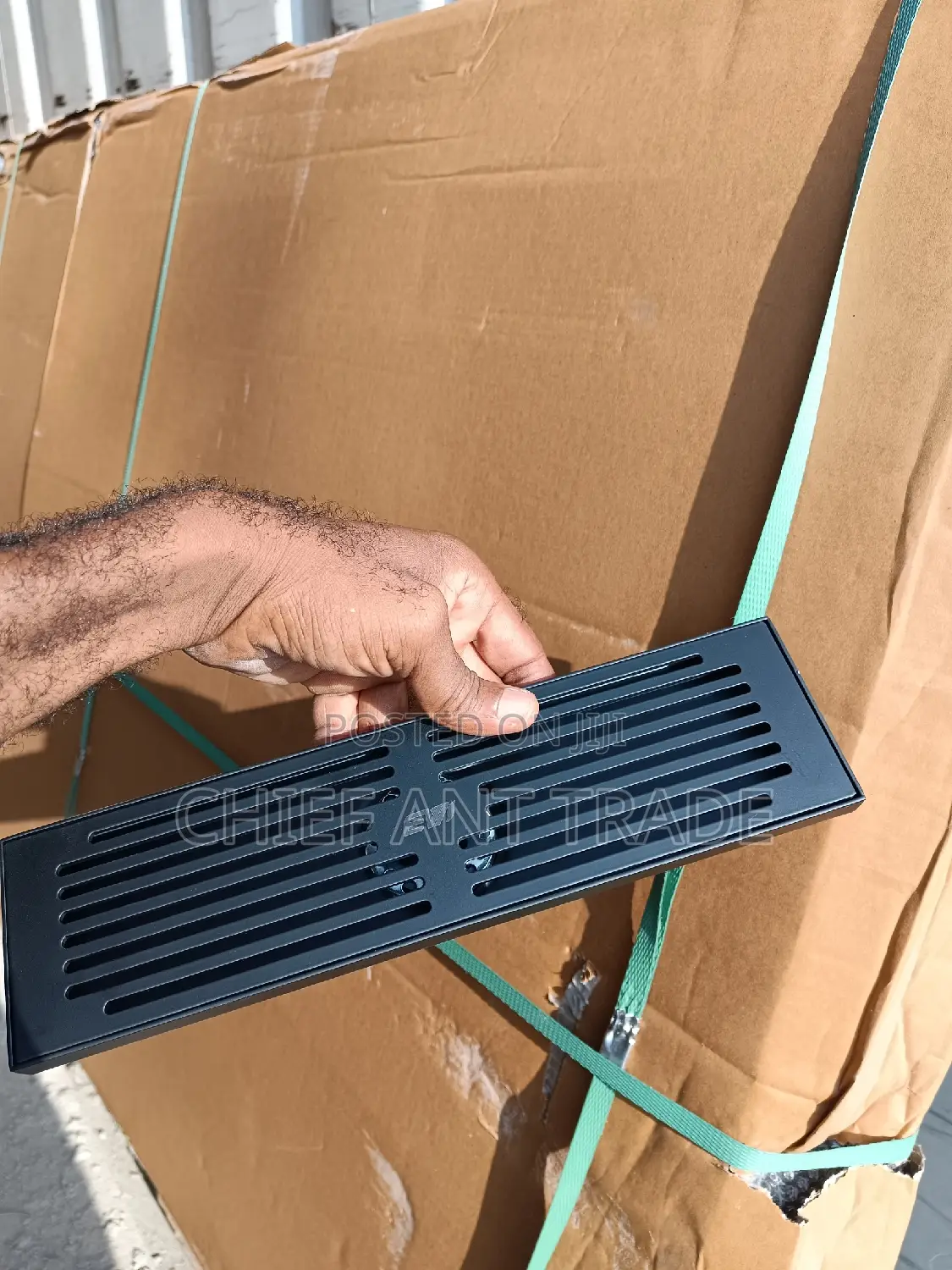 30cm Floor Drainer. Black. DLT-30b