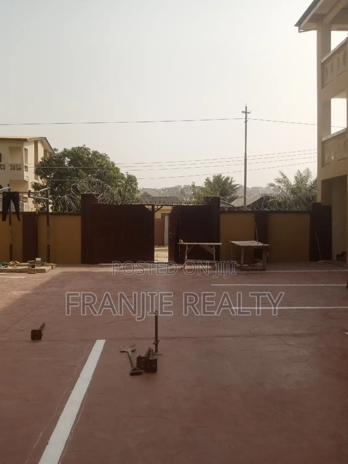 2bdrm Apartment in West Hills Mall Area for rent