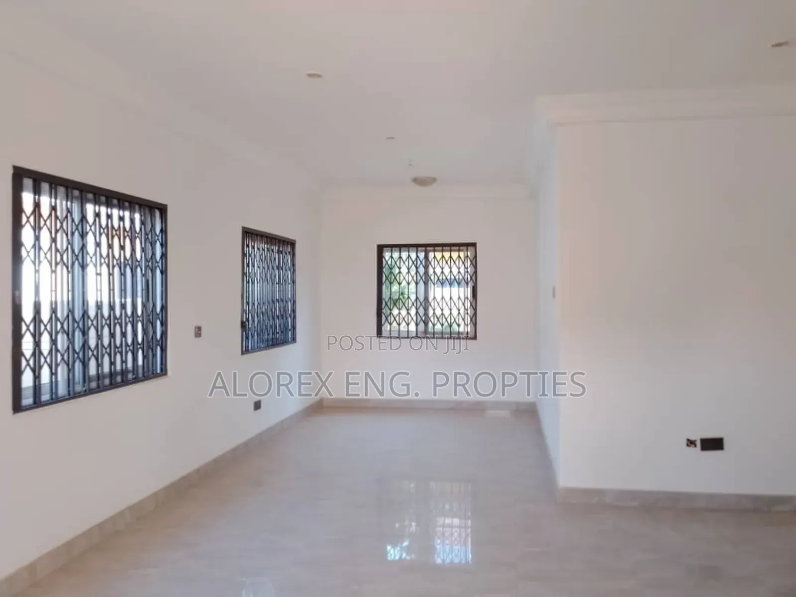 2bdrm House in $60,000, Oyarifa for sale