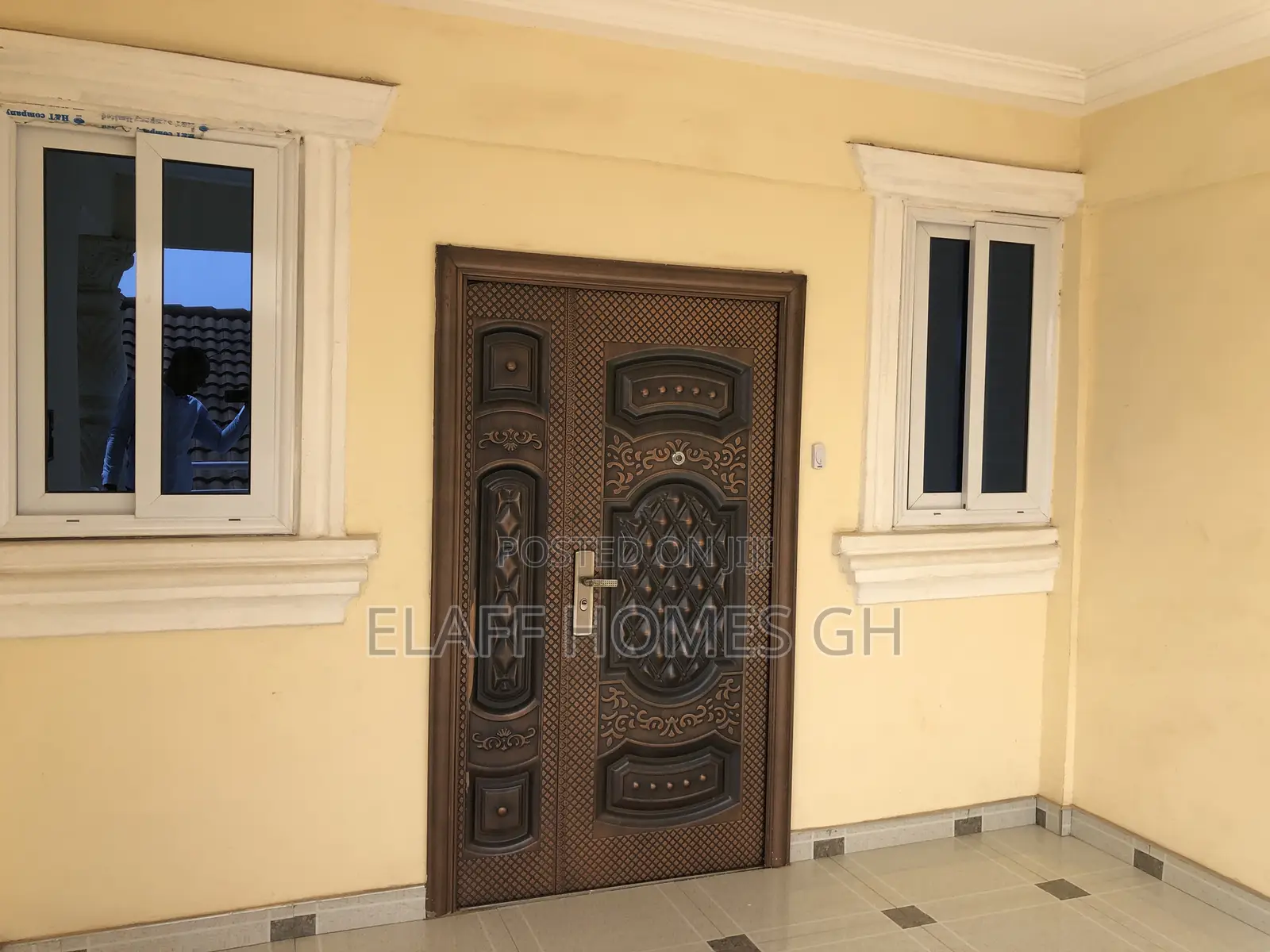 2bdrm Apartment in Elaffhomesgh, School Junction for rent