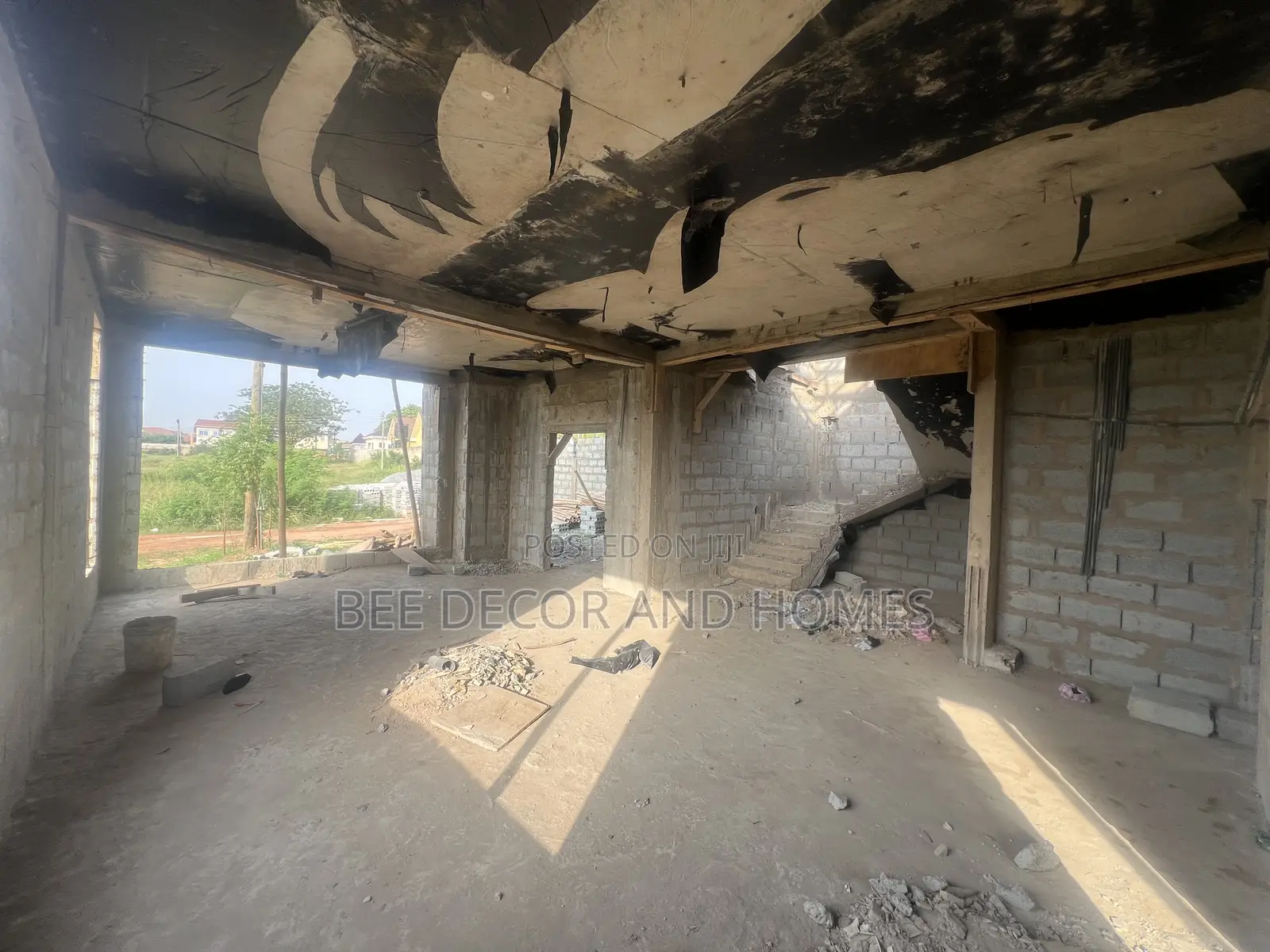 4bdrm House in Bee Decor & Homes, Old Ashomang for sale
