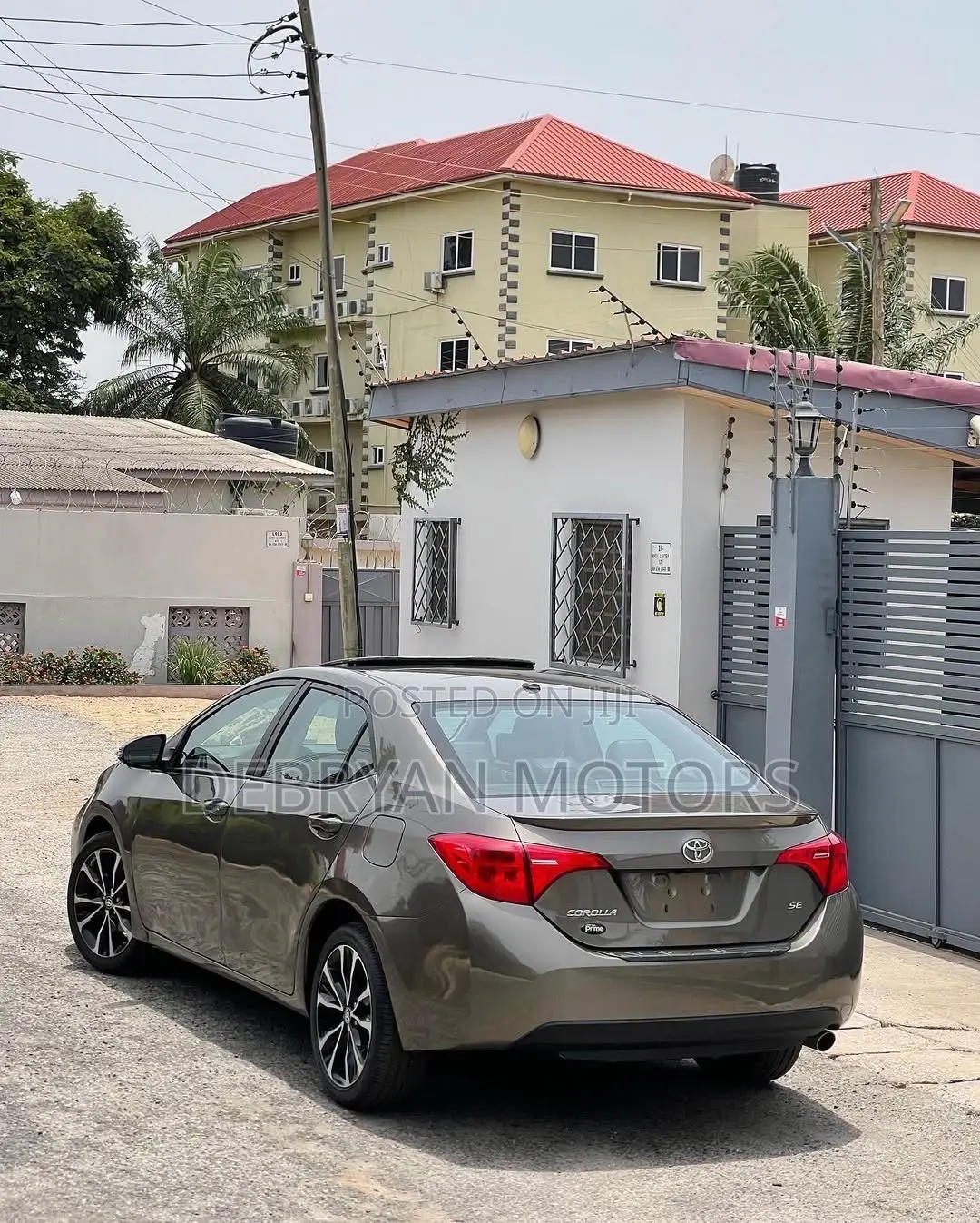 Toyota Corolla SE (1.8L 4cyl 2A) 2019 Brown