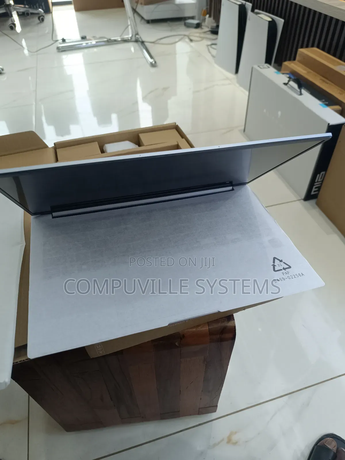 New Laptop Samsung 16GB SSD 512GB