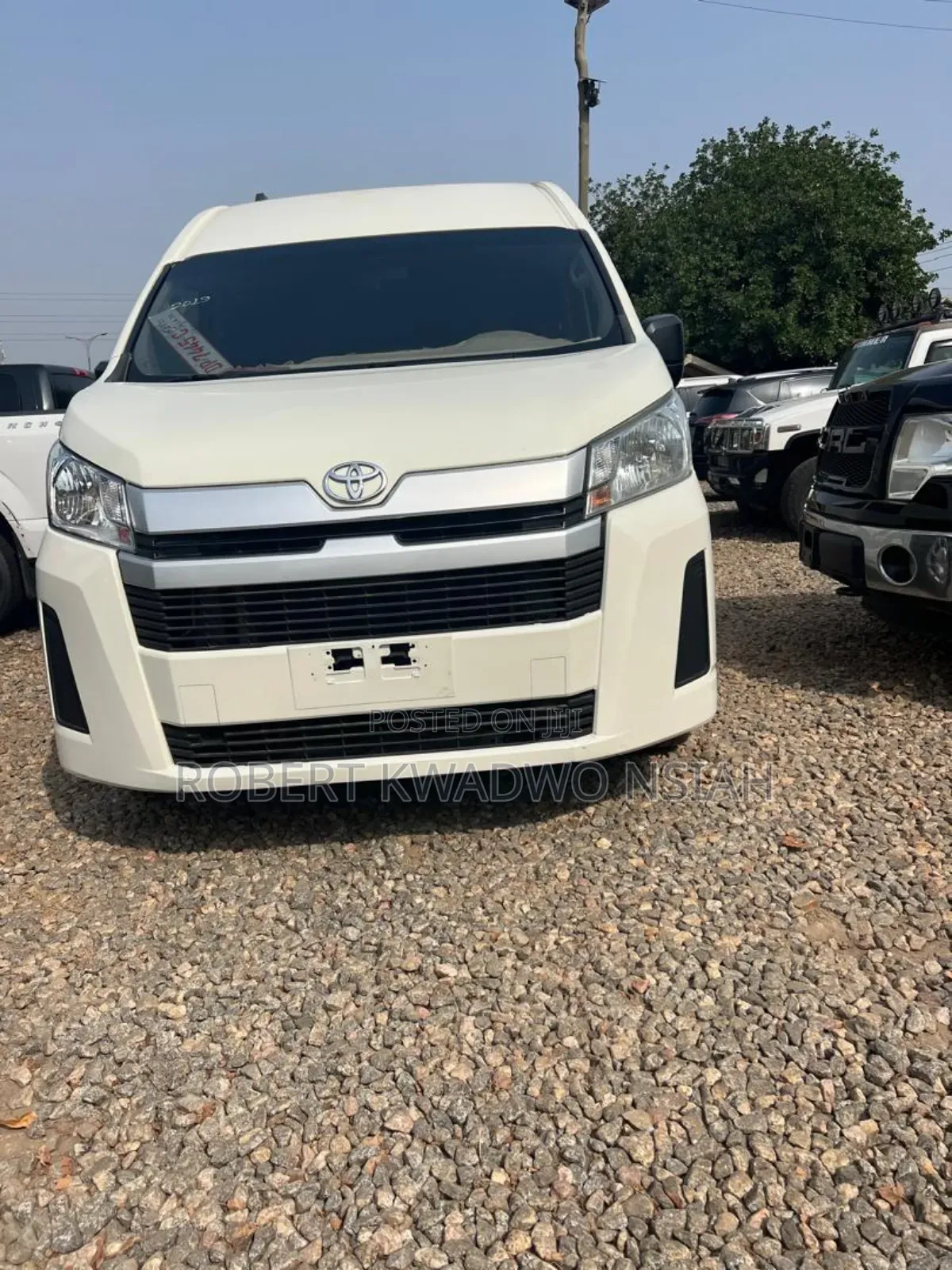 Toyota HiAce 2019 White