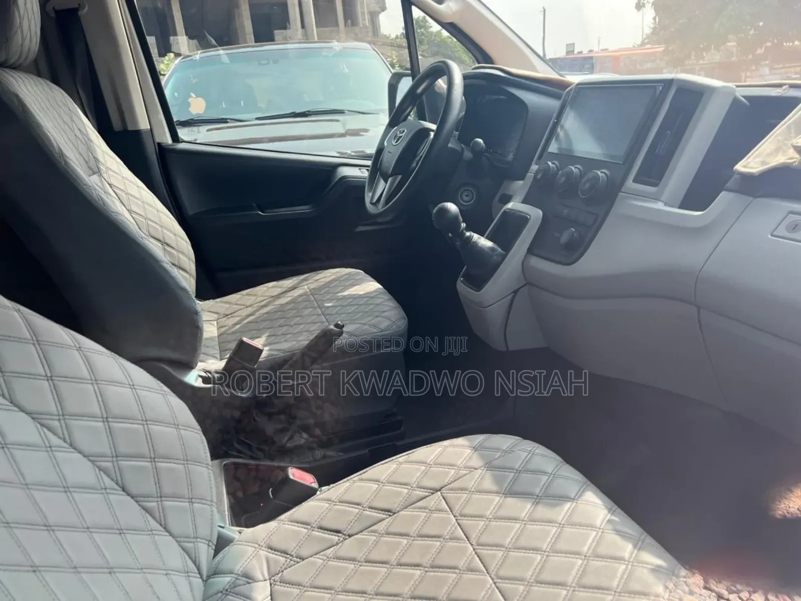 Toyota HiAce 2019 White