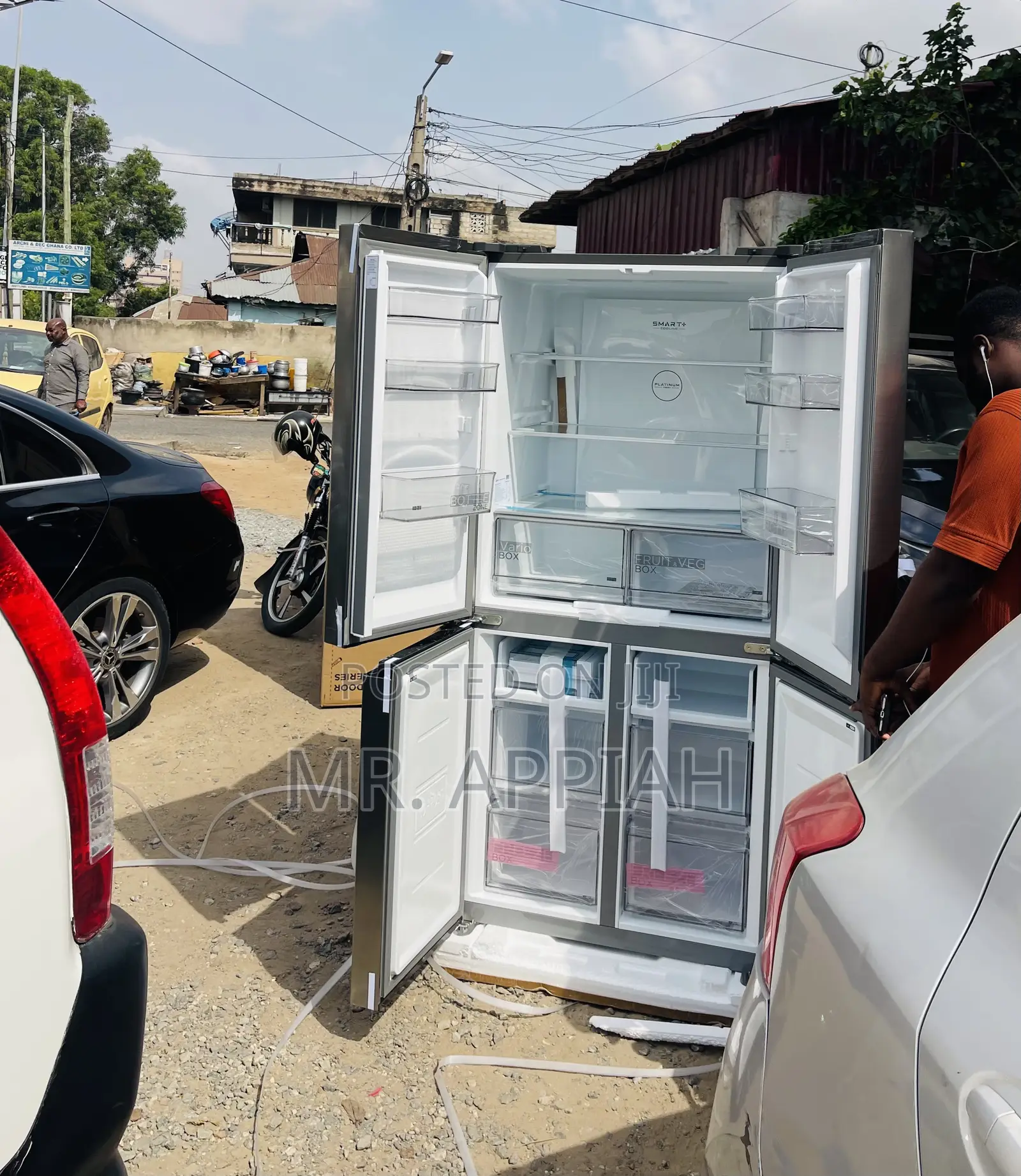 Midea MDRF632FGN46D 474lt Side by Side Refrigerator.